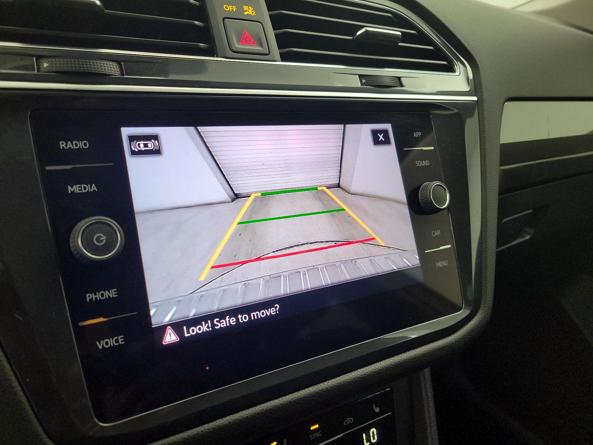 Thumbnail: 2022 Volkswagen Tiguan - 14