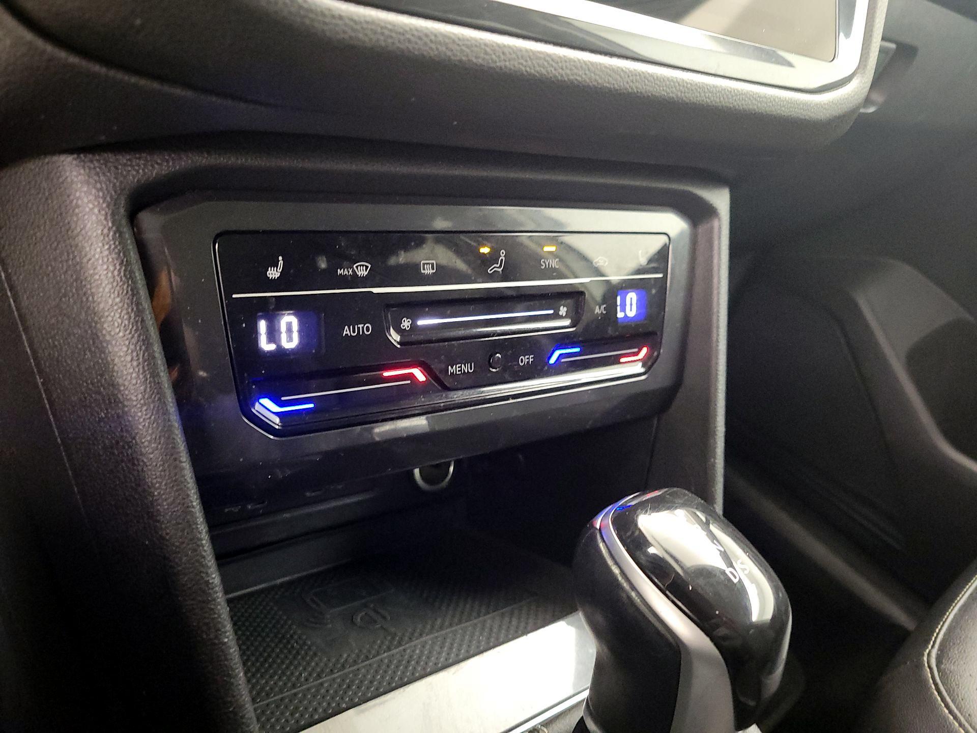 Thumbnail: 2022 Volkswagen Tiguan - 16