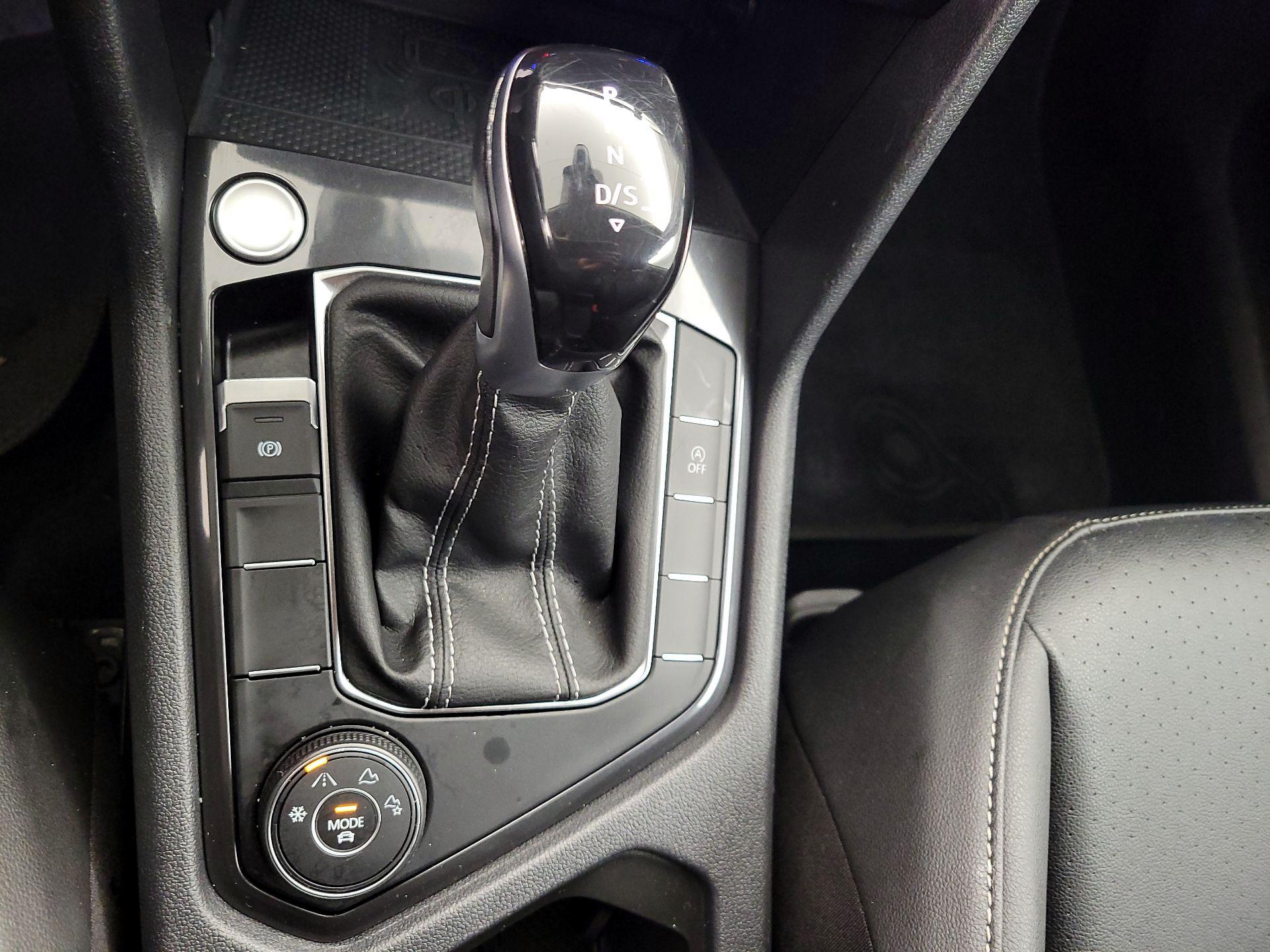 Thumbnail: 2022 Volkswagen Tiguan - 17