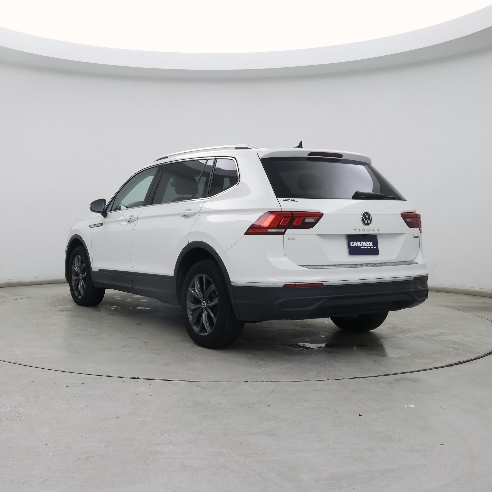 Thumbnail: 2022 Volkswagen Tiguan - 2