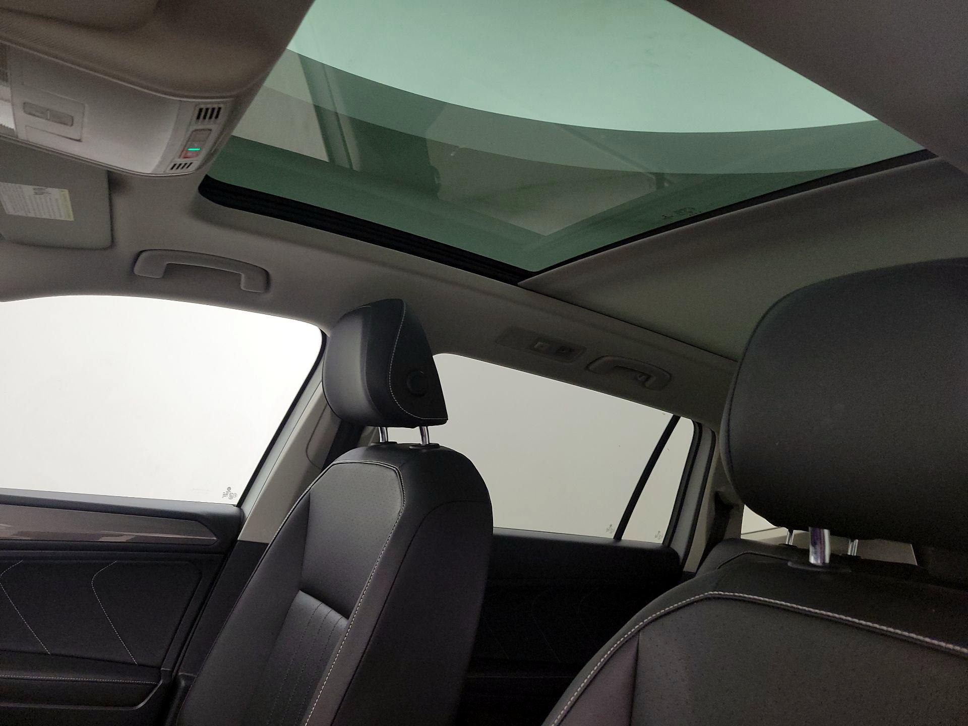 Thumbnail: 2022 Volkswagen Tiguan - 19