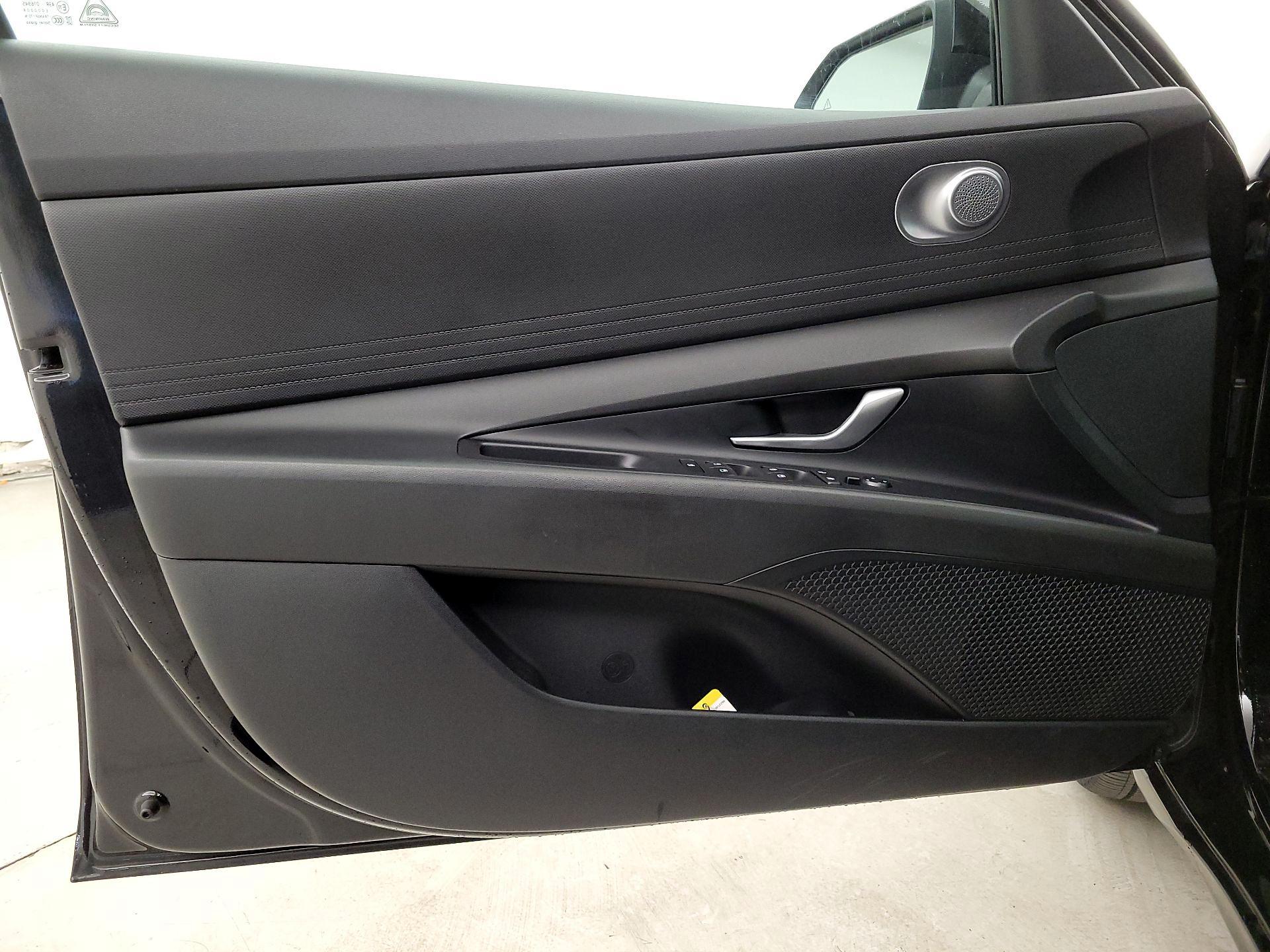 Thumbnail: 2023 Hyundai Elantra - 12