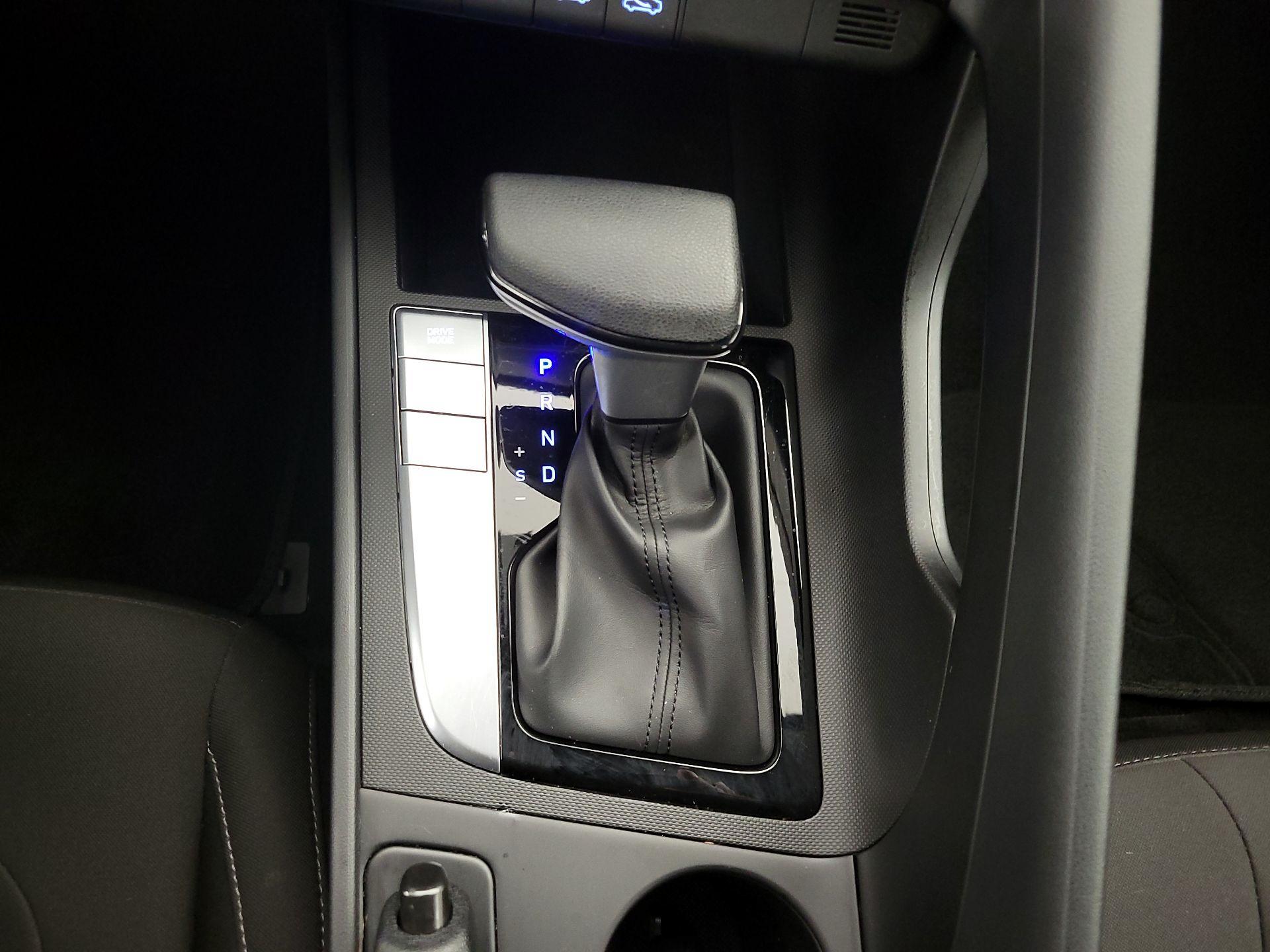 Thumbnail: 2023 Hyundai Elantra - 17