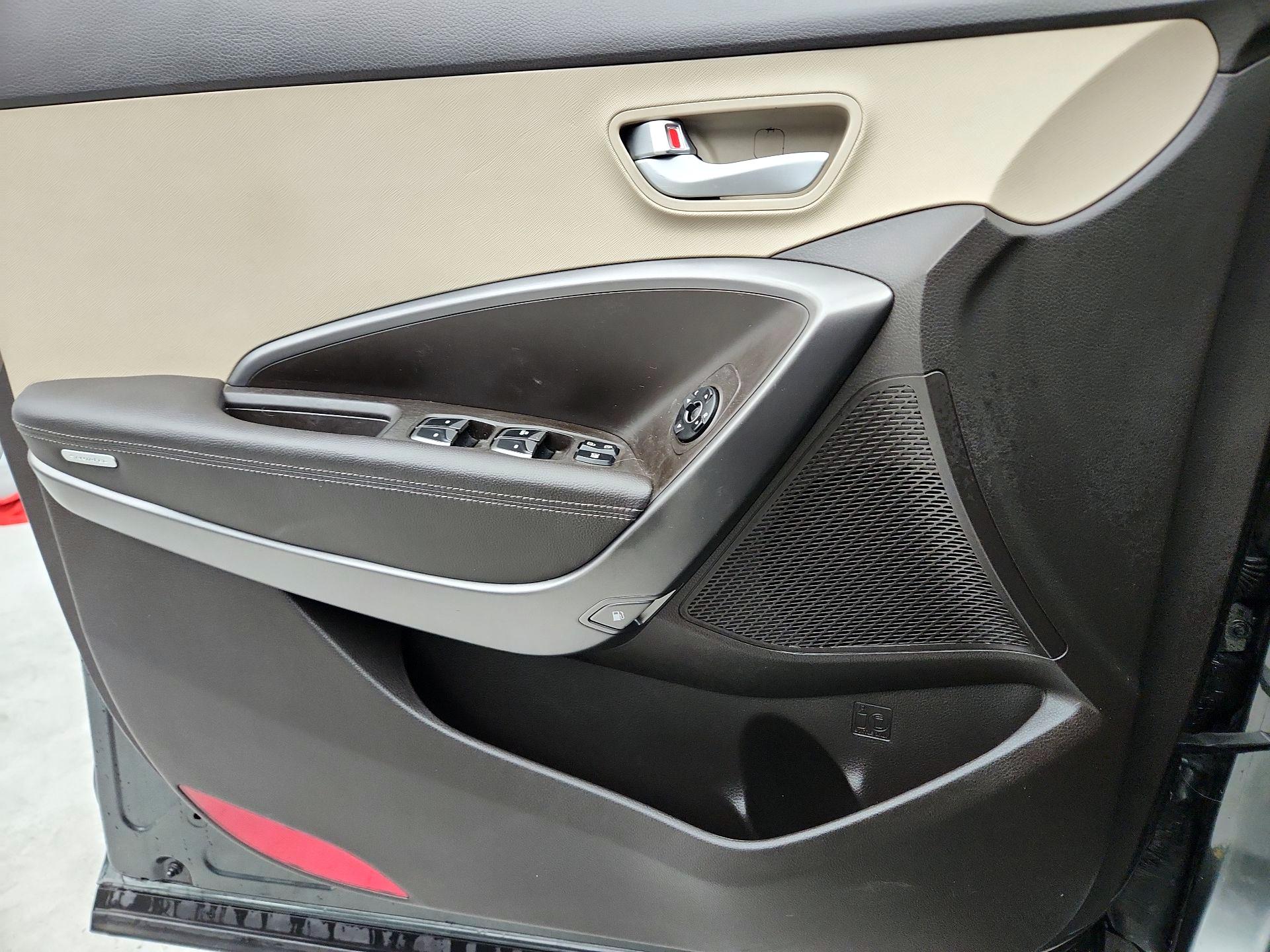 Thumbnail: 2014 Hyundai Santa Fe - 12