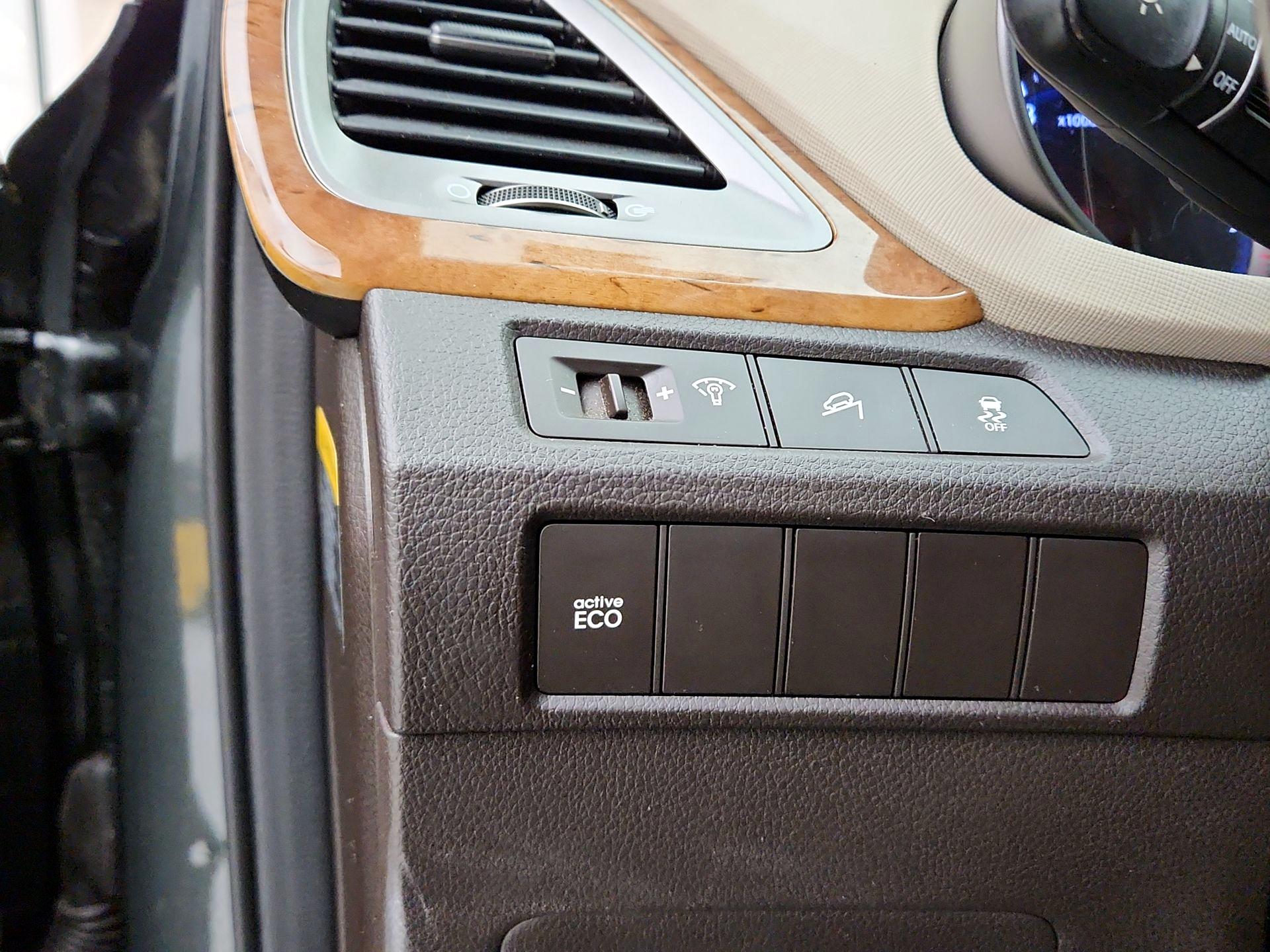 Thumbnail: 2014 Hyundai Santa Fe - 13