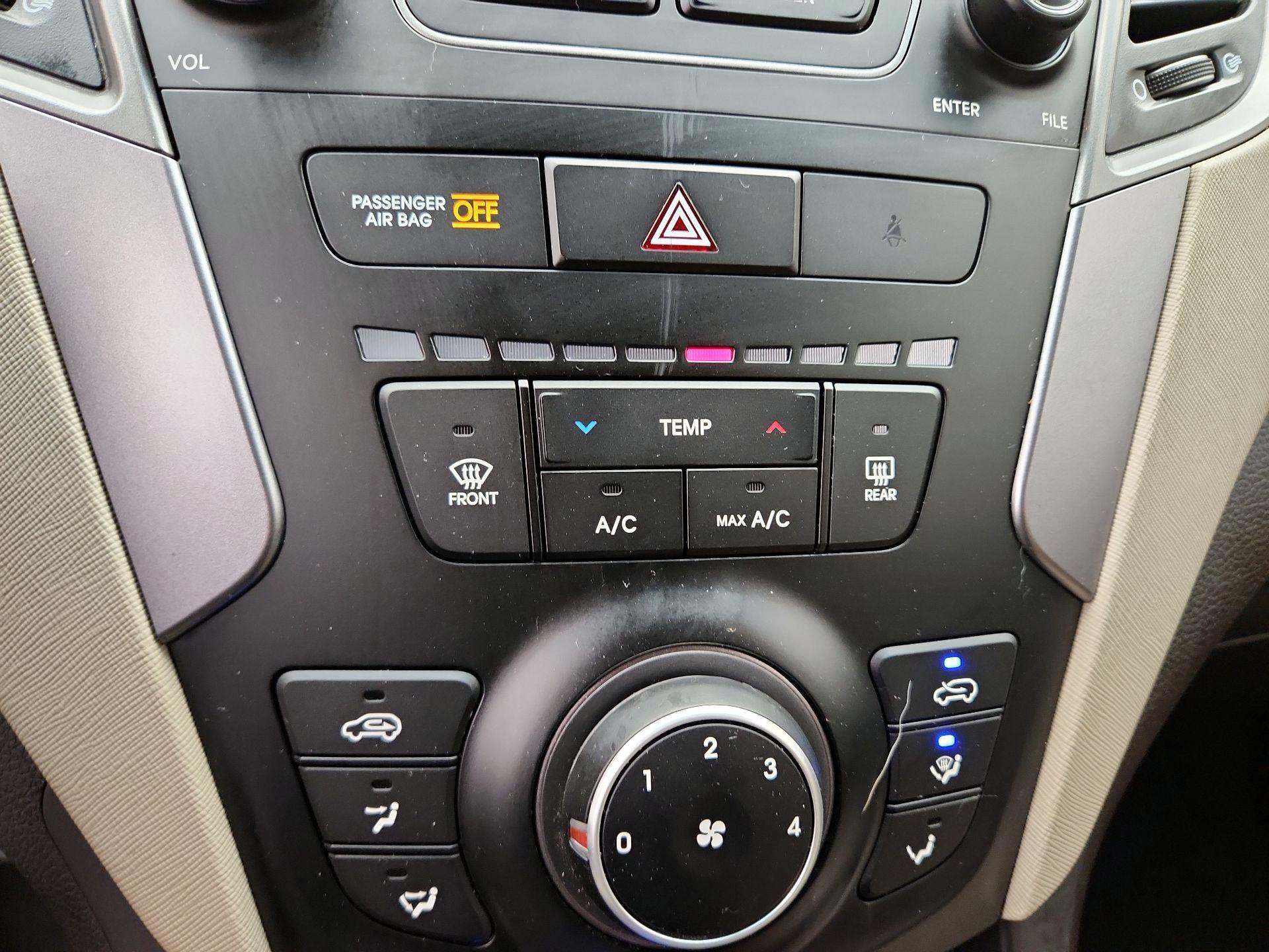 Thumbnail: 2014 Hyundai Santa Fe - 16