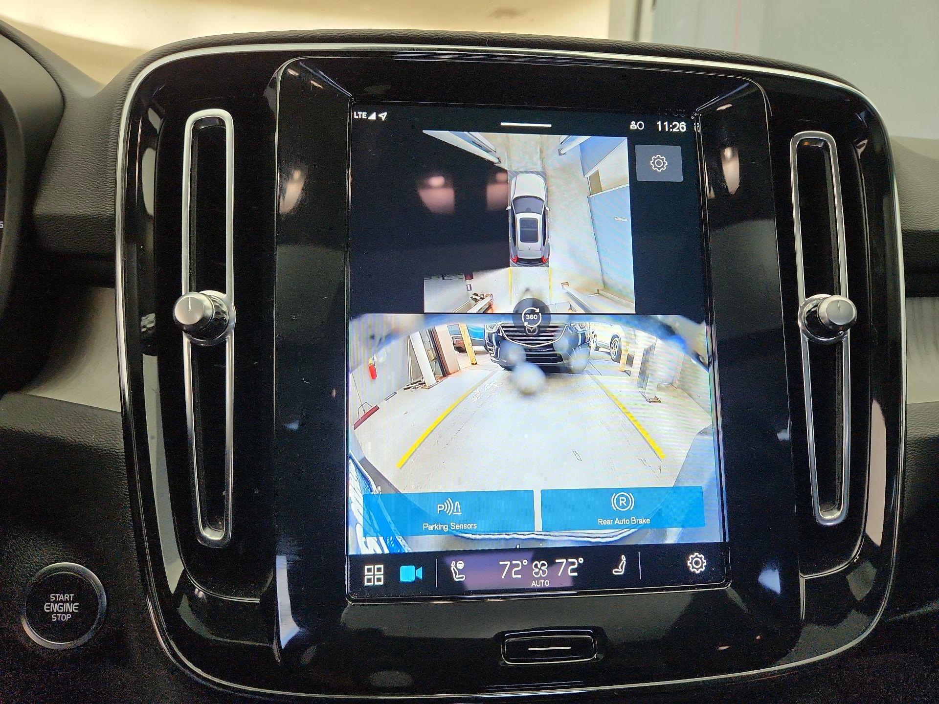 Thumbnail: 2025 Volvo XC40 - 14