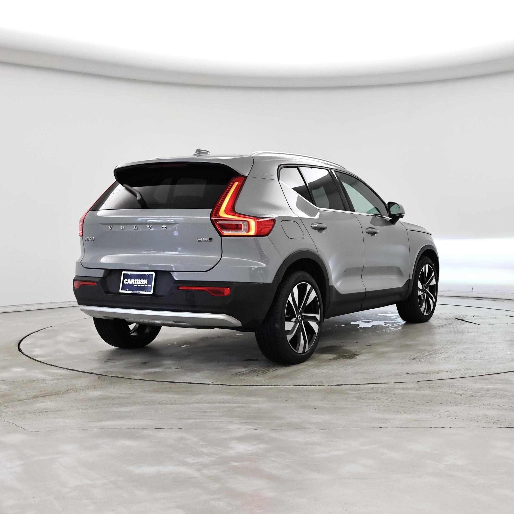 Thumbnail: 2025 Volvo XC40 - 8