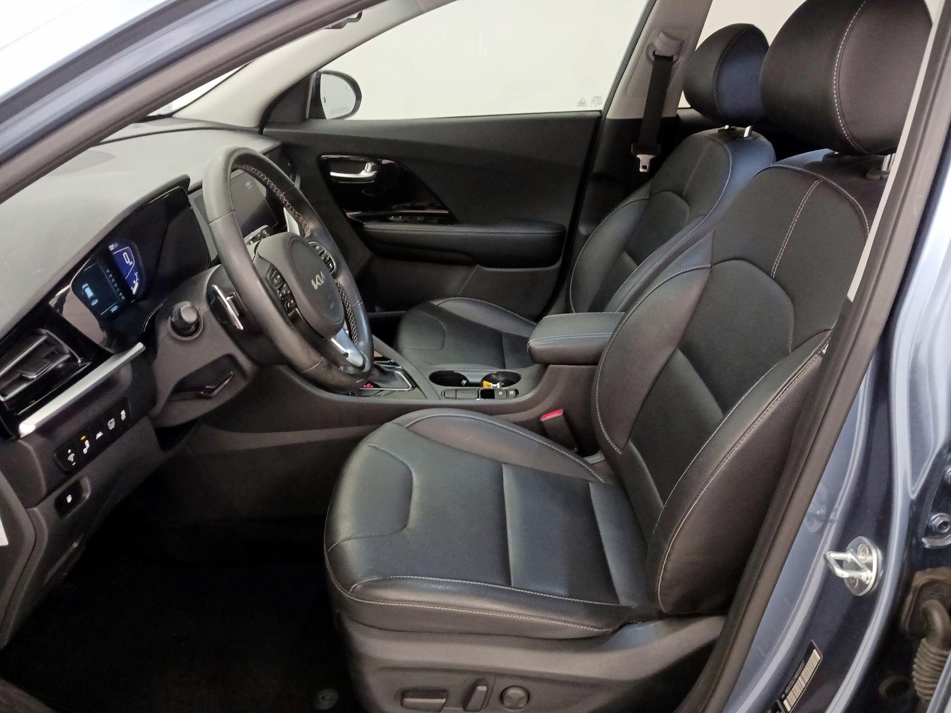 Thumbnail: 2022 Kia Niro - 11