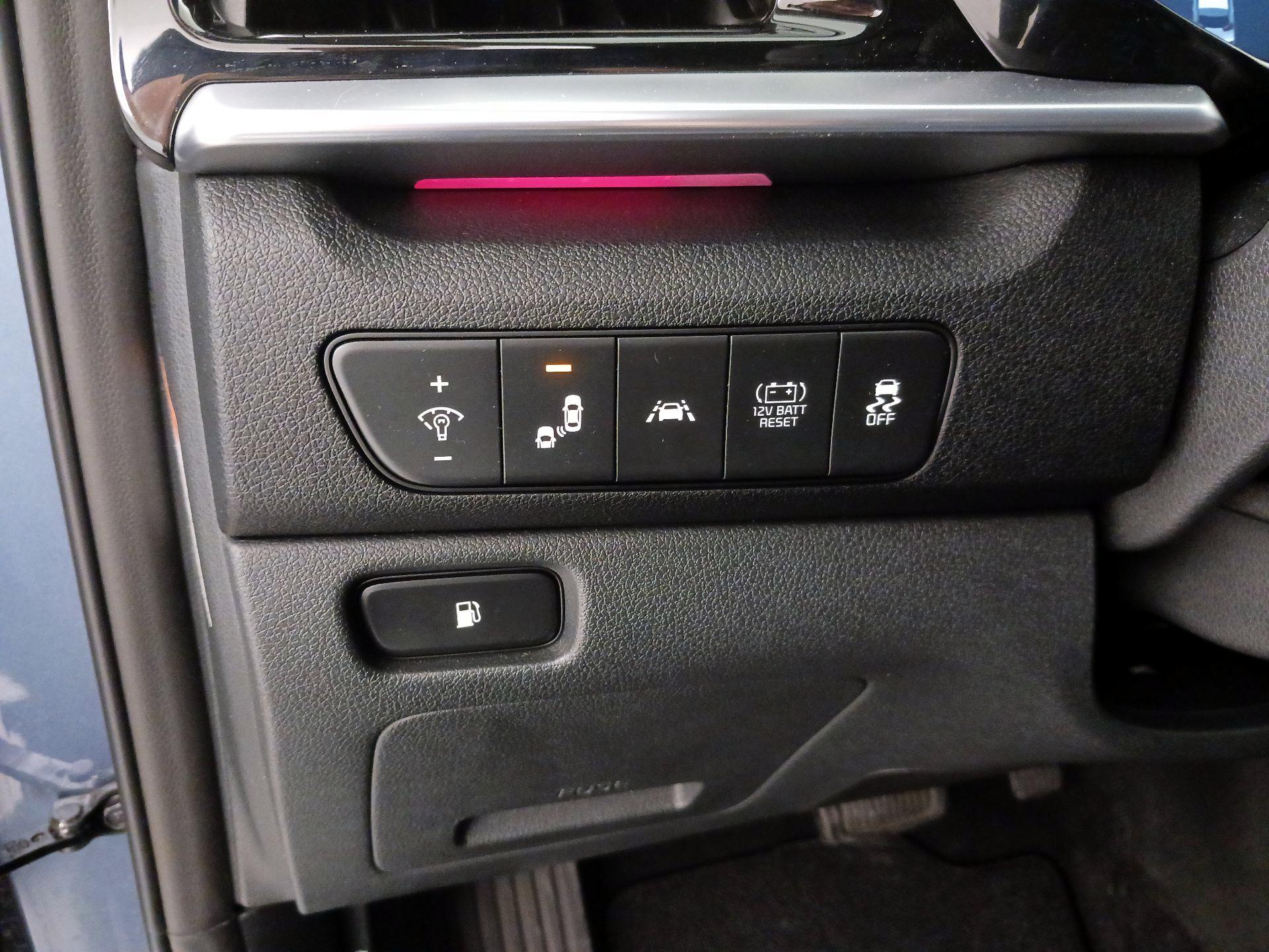 Thumbnail: 2022 Kia Niro - 13