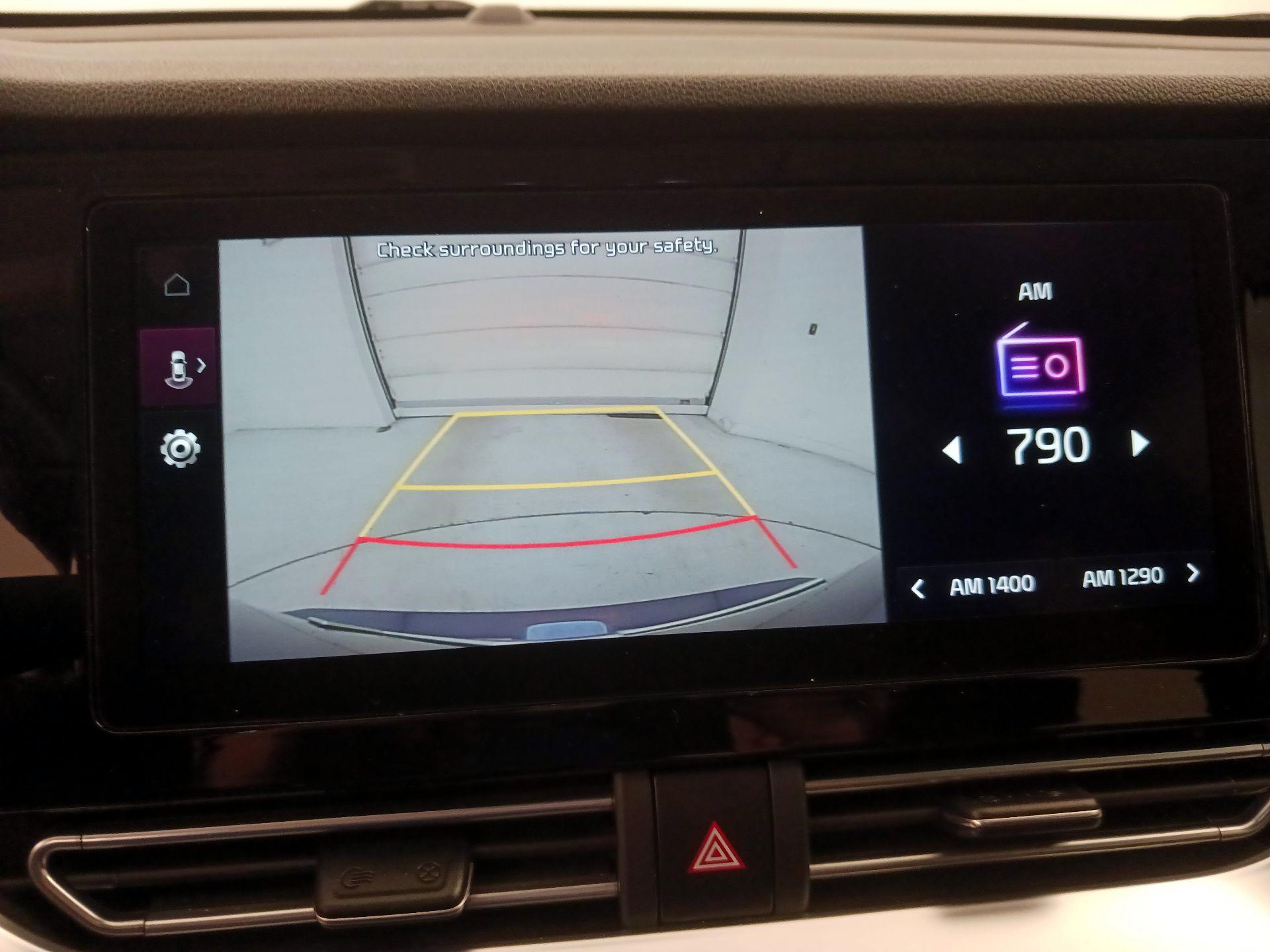 Thumbnail: 2022 Kia Niro - 15