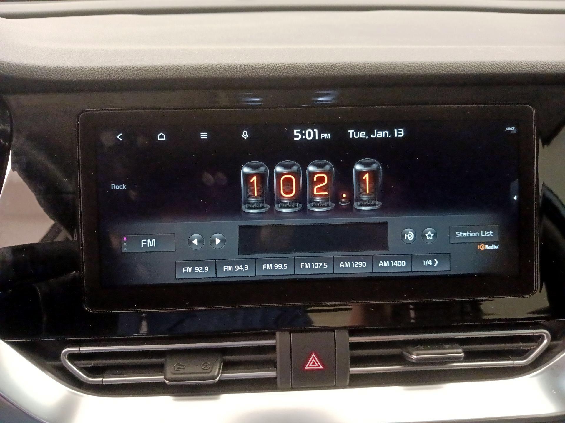 Thumbnail: 2022 Kia Niro - 16