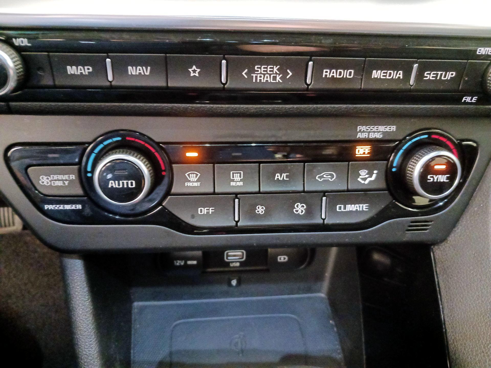 Thumbnail: 2022 Kia Niro - 17