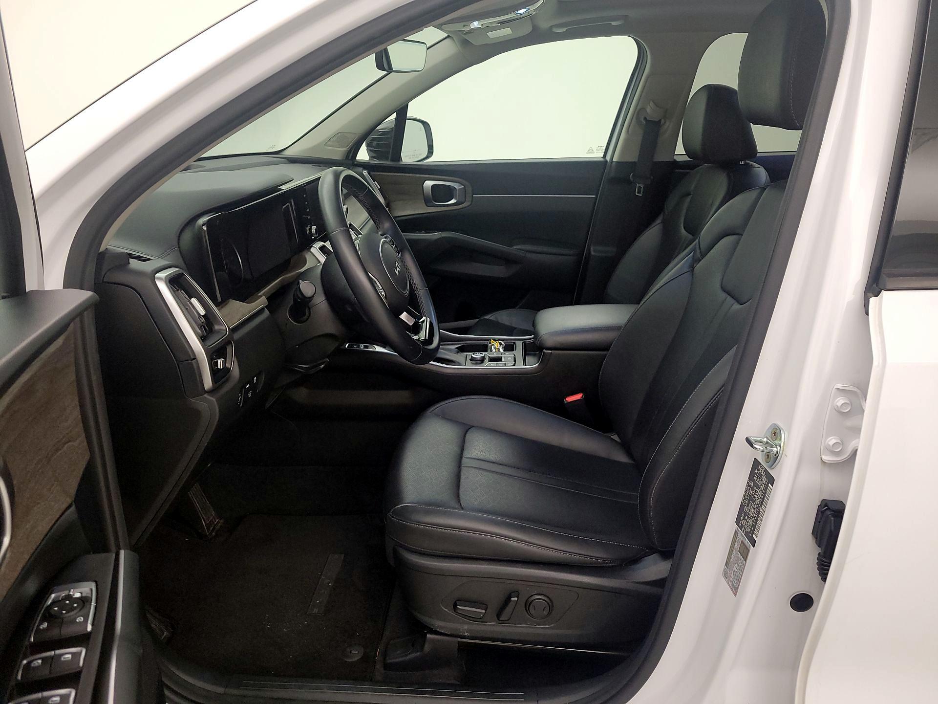 Thumbnail: 2023 Kia Sorento - 11