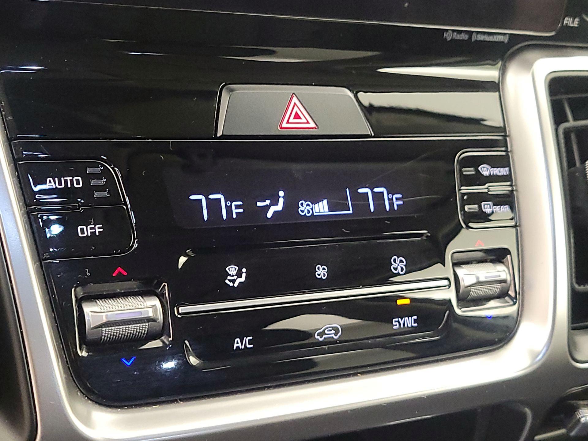 Thumbnail: 2023 Kia Sorento - 16