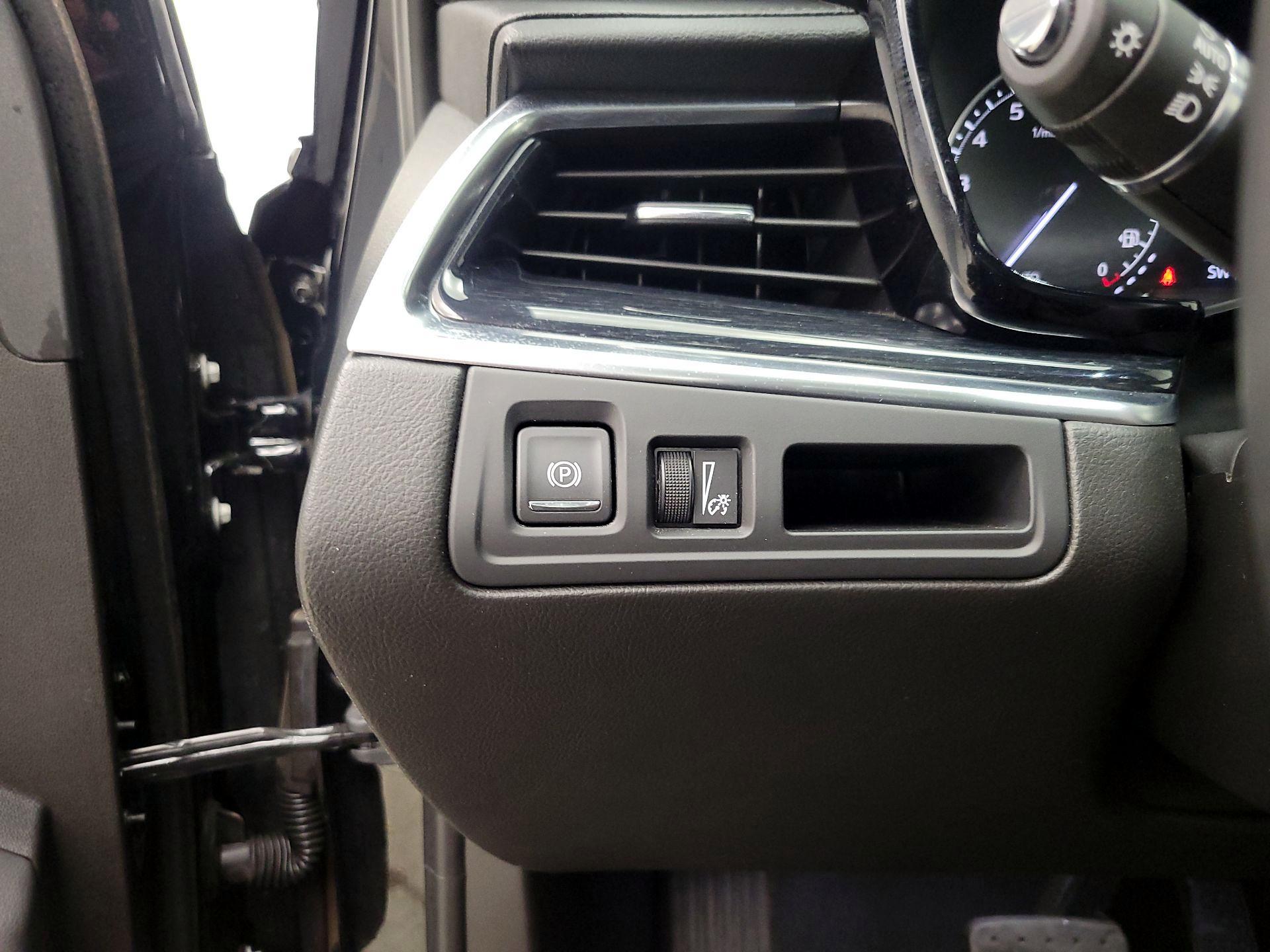 Thumbnail: 2025 Cadillac XT5 - 13