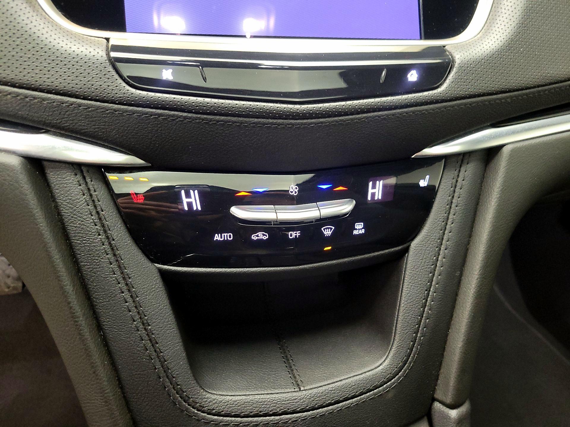 Thumbnail: 2025 Cadillac XT5 - 17