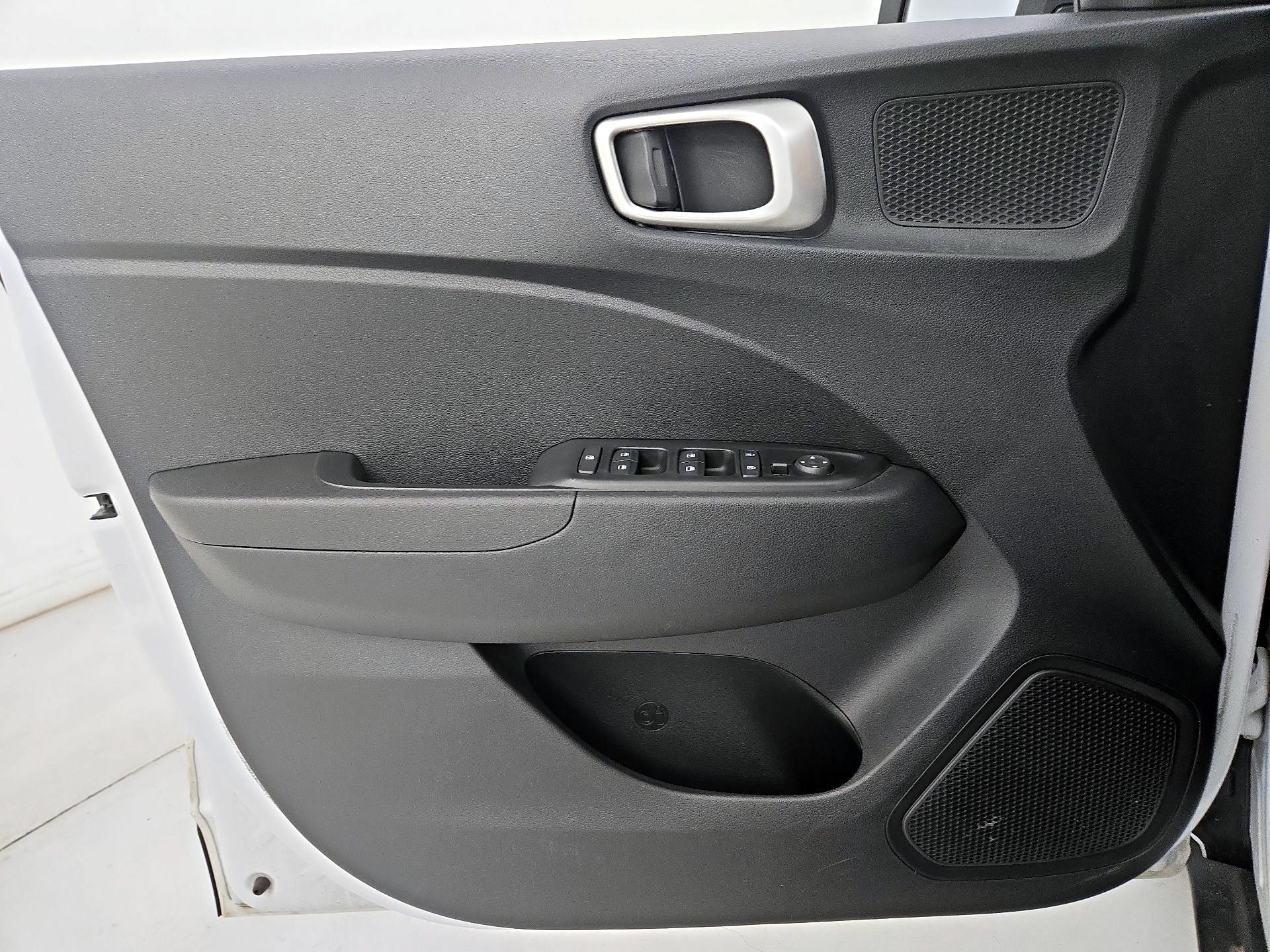 Thumbnail: 2023 Hyundai Venue - 12