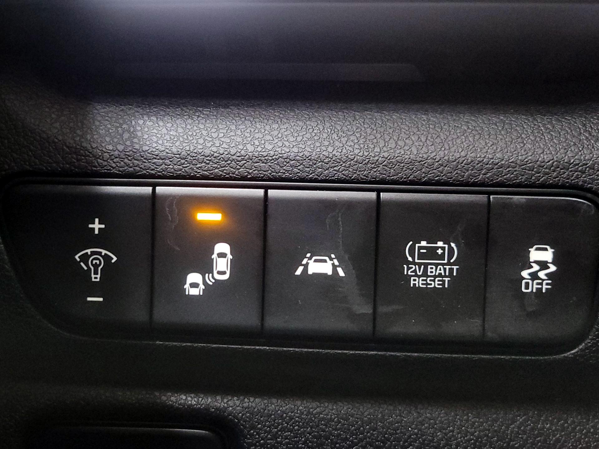 Thumbnail: 2022 Kia Niro - 13