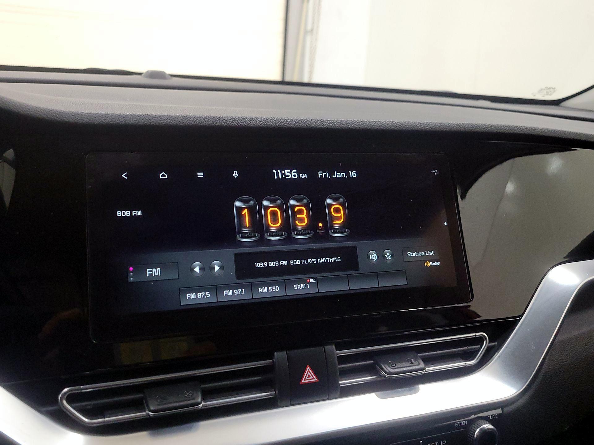 Thumbnail: 2022 Kia Niro - 16