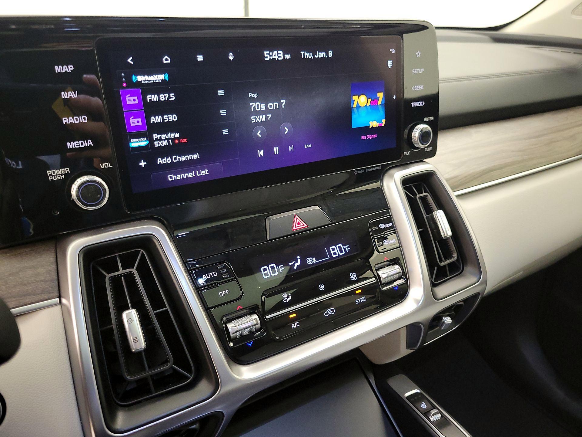 Thumbnail: 2023 Kia Sorento - 15