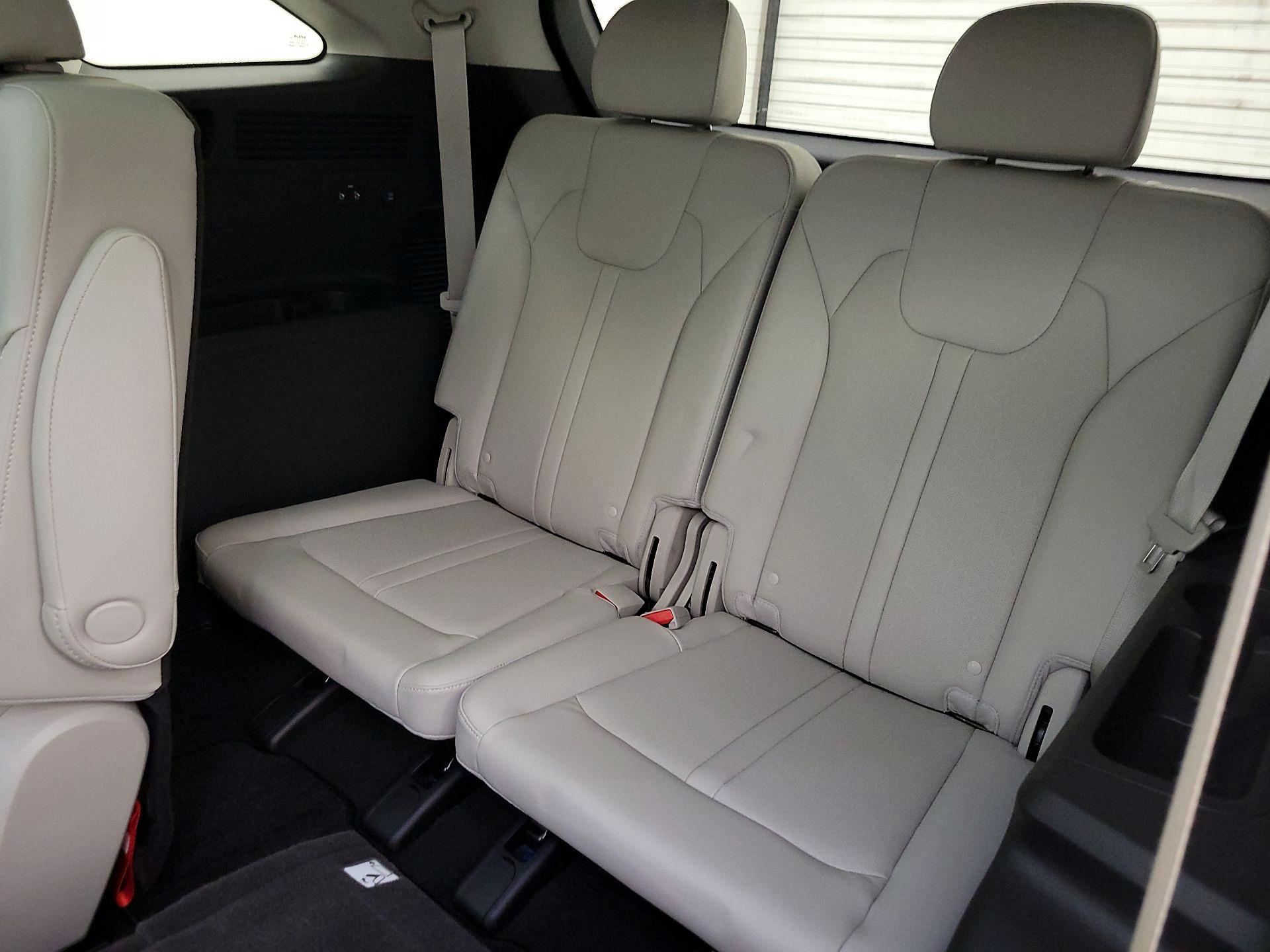 Thumbnail: 2023 Kia Sorento - 20