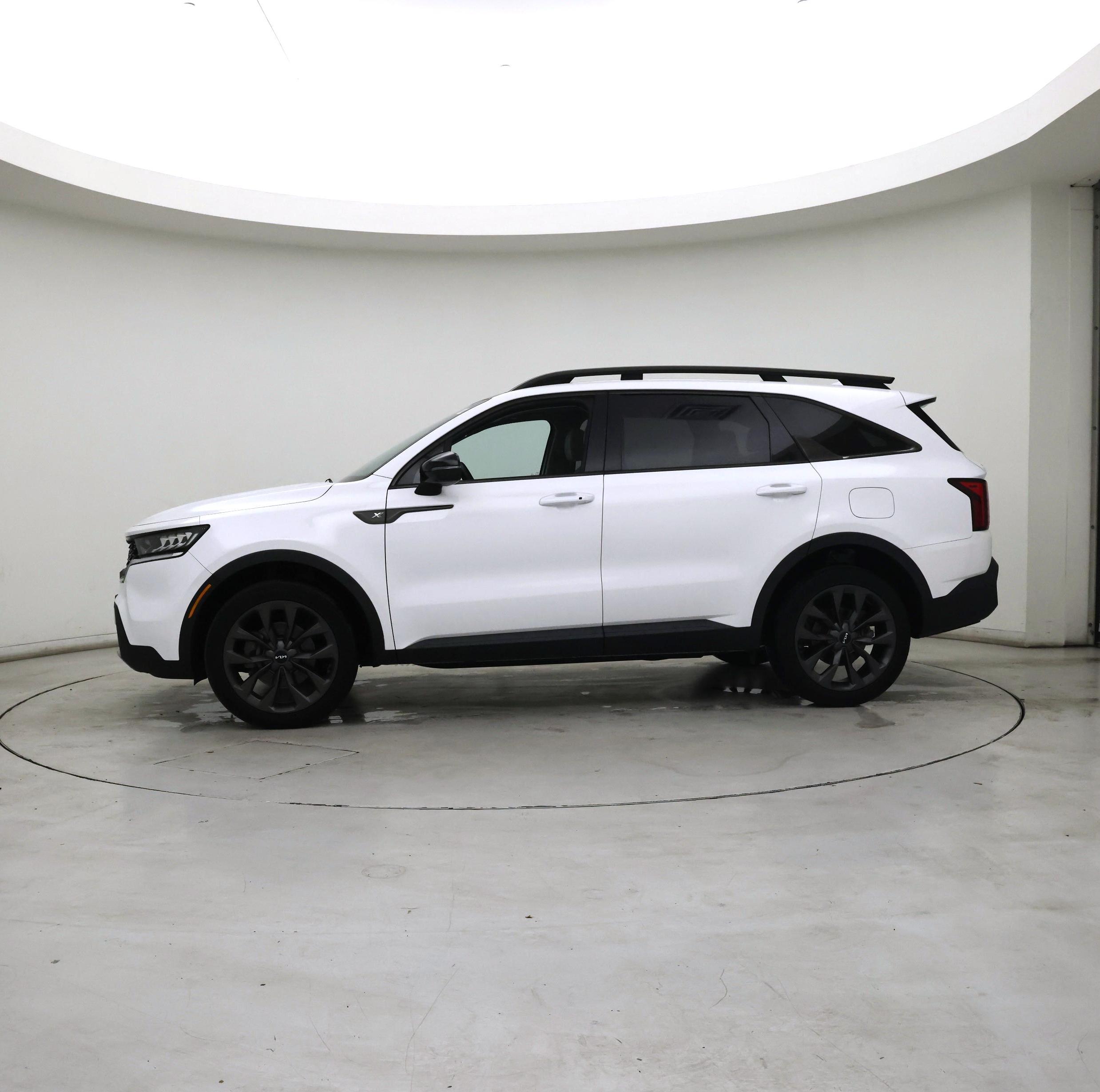 Thumbnail: 2023 Kia Sorento - 3