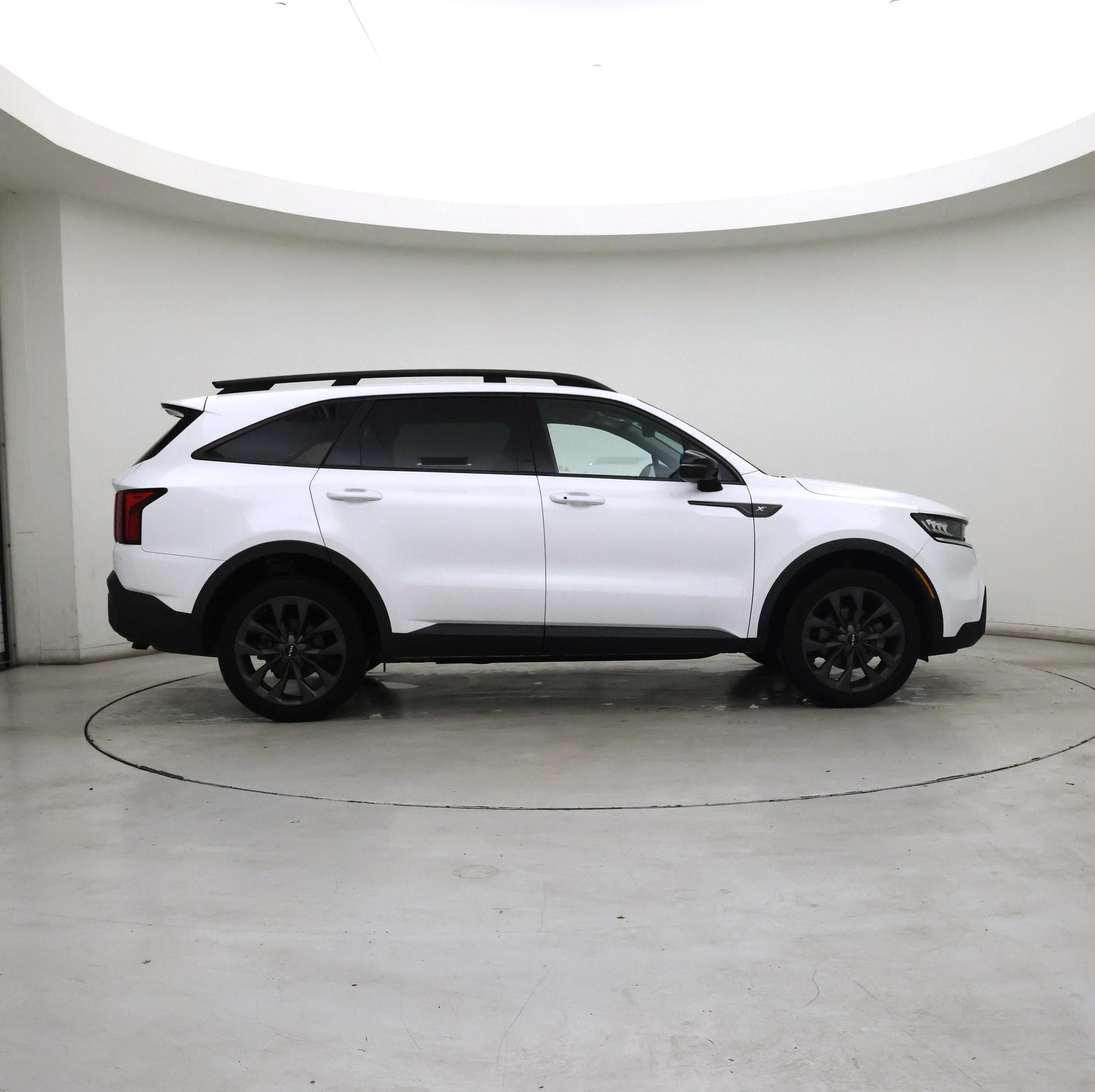 Thumbnail: 2023 Kia Sorento - 7