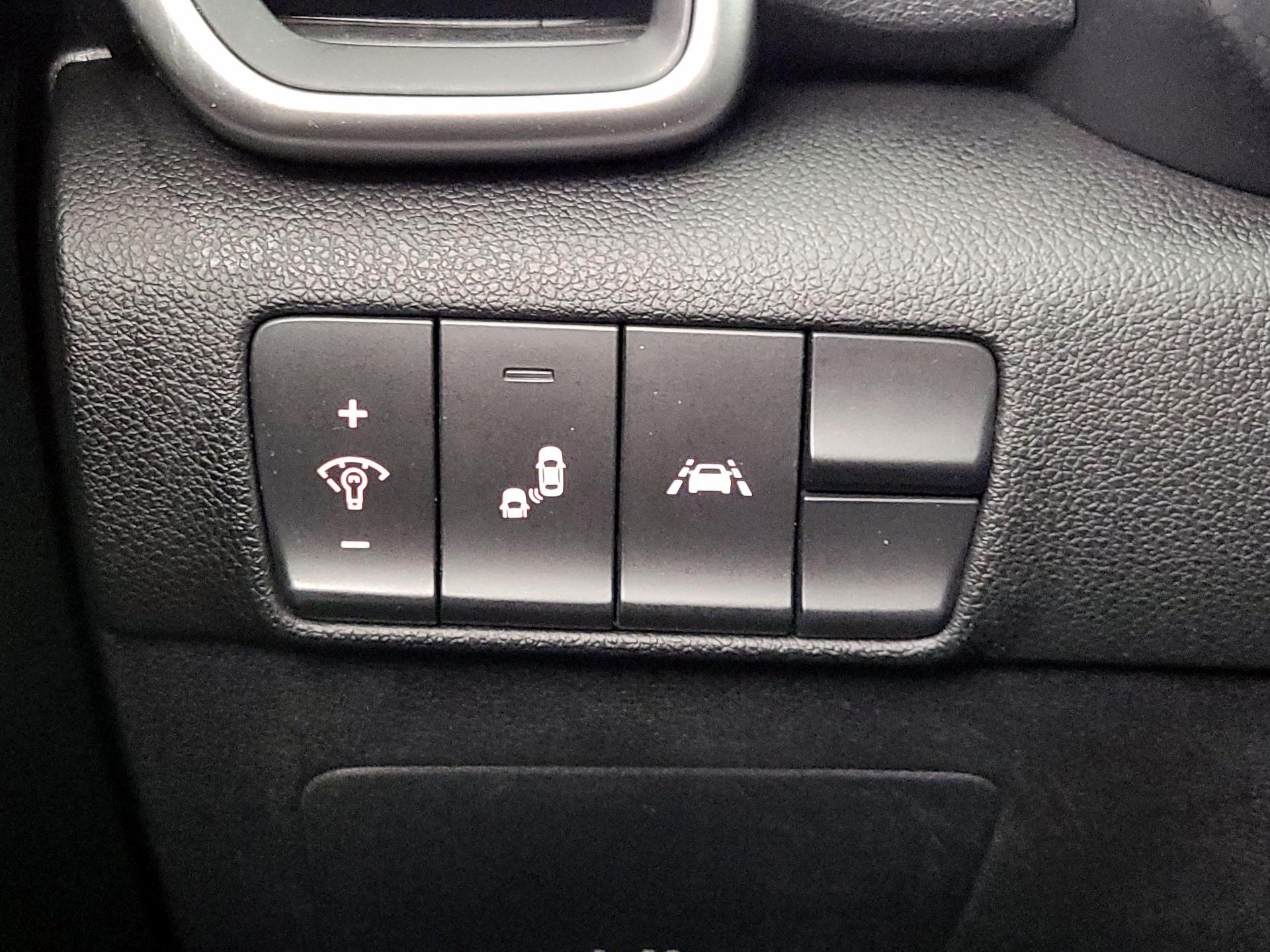 Thumbnail: 2022 Kia Sportage - 13