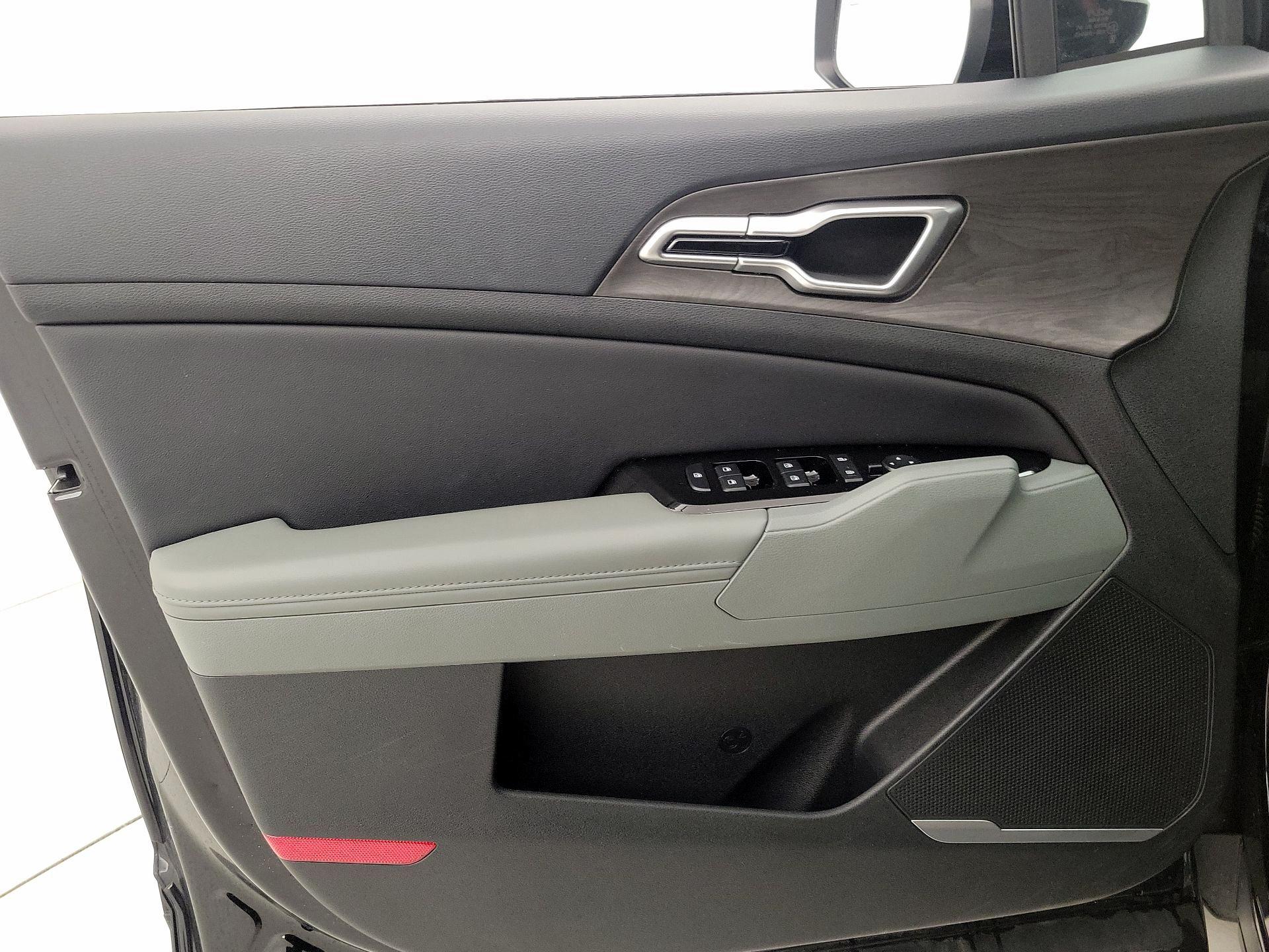 Thumbnail: 2023 Kia Sportage - 12