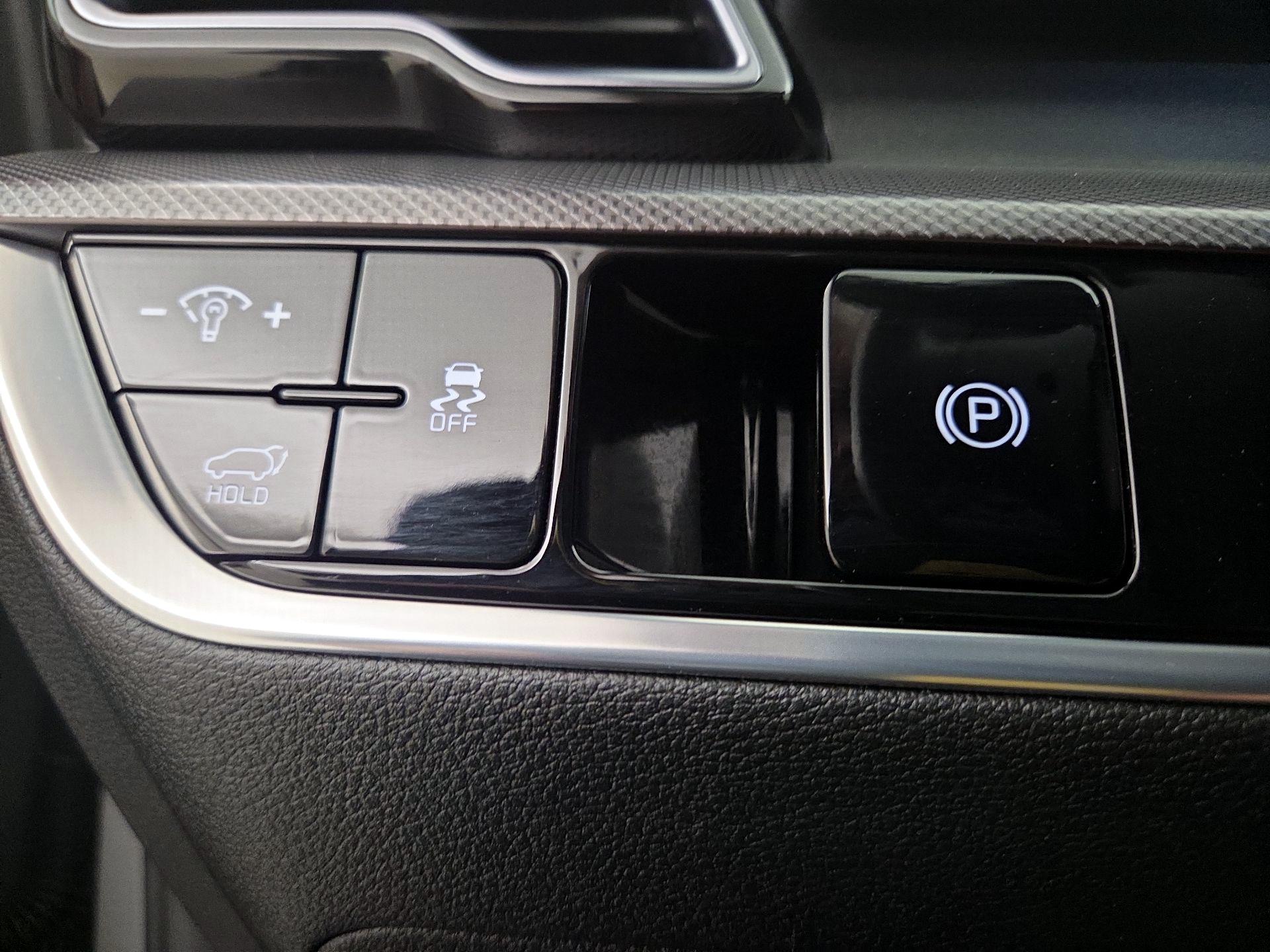 Thumbnail: 2023 Kia Sportage - 13