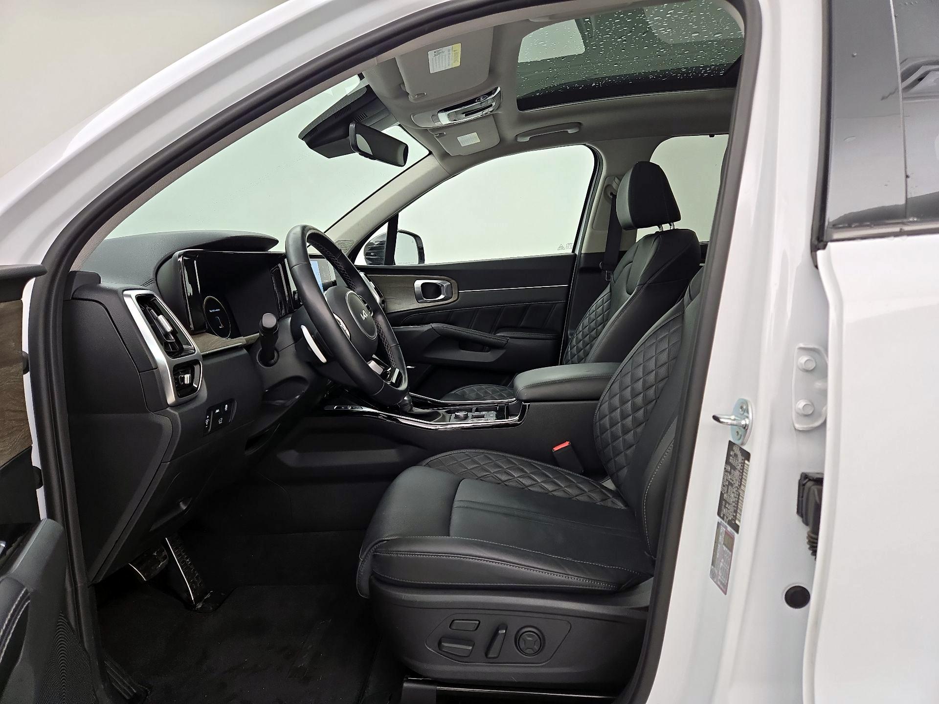 Thumbnail: 2023 Kia Sorento - 11