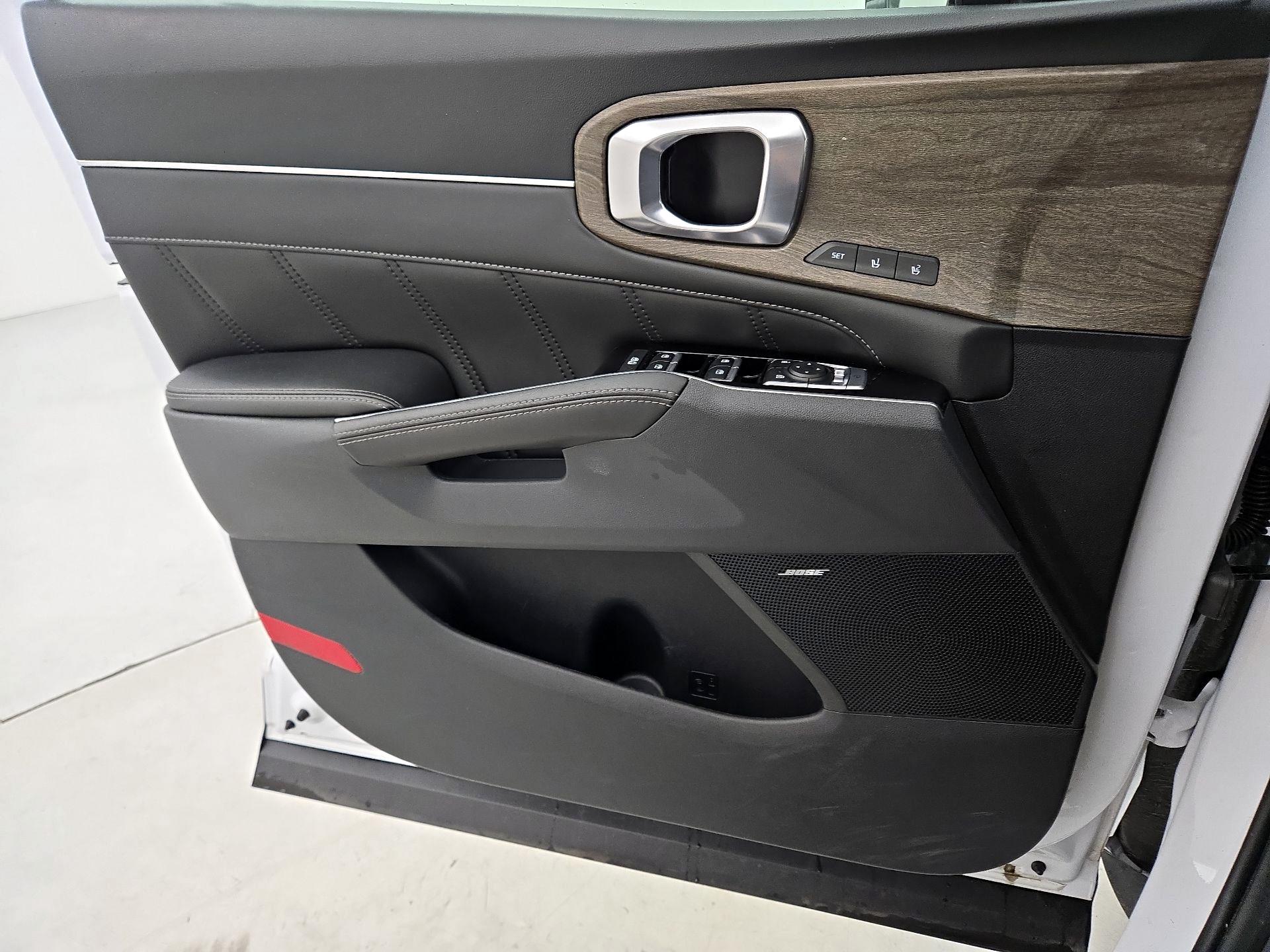 Thumbnail: 2023 Kia Sorento - 12