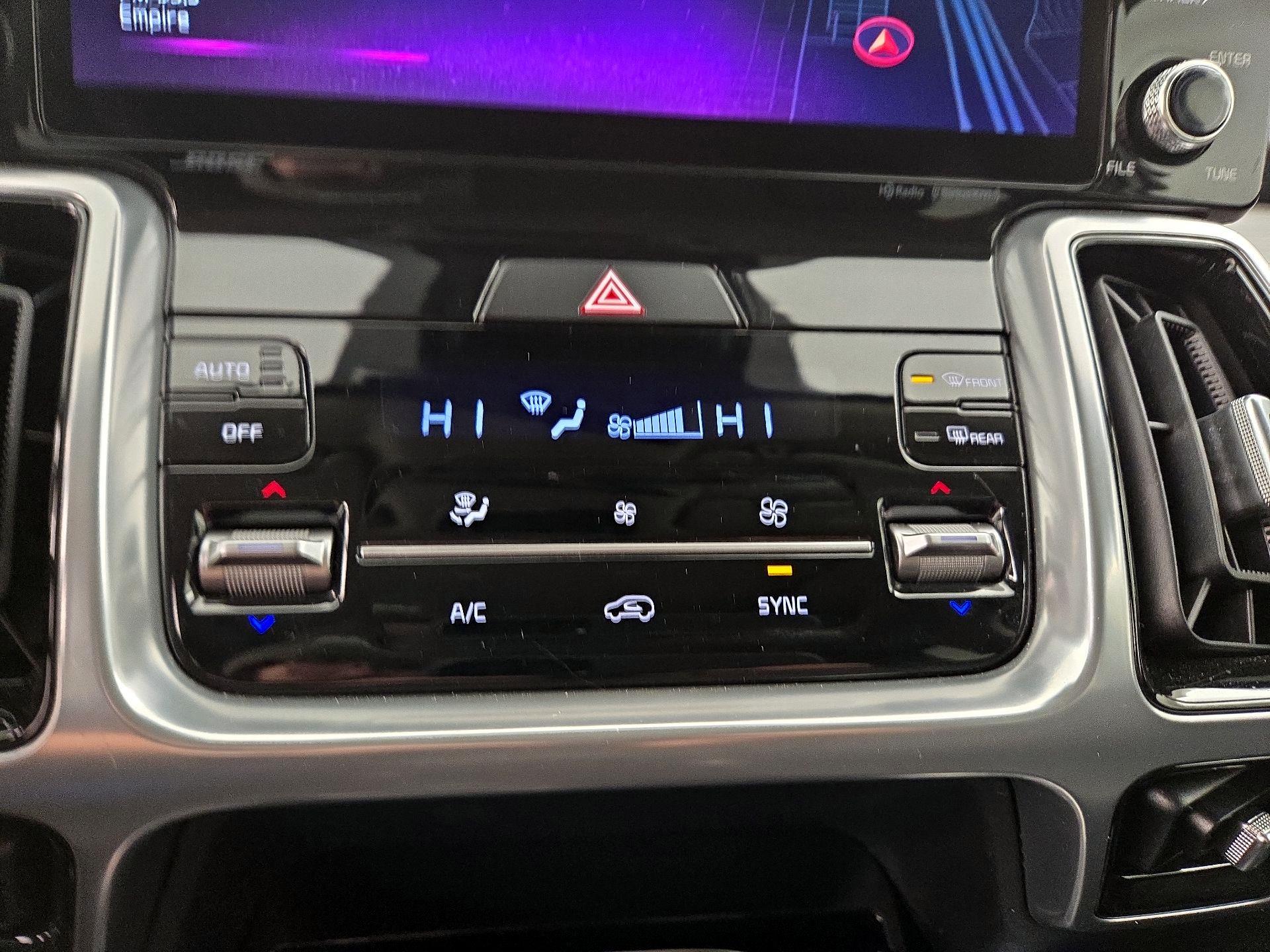 Thumbnail: 2023 Kia Sorento - 17