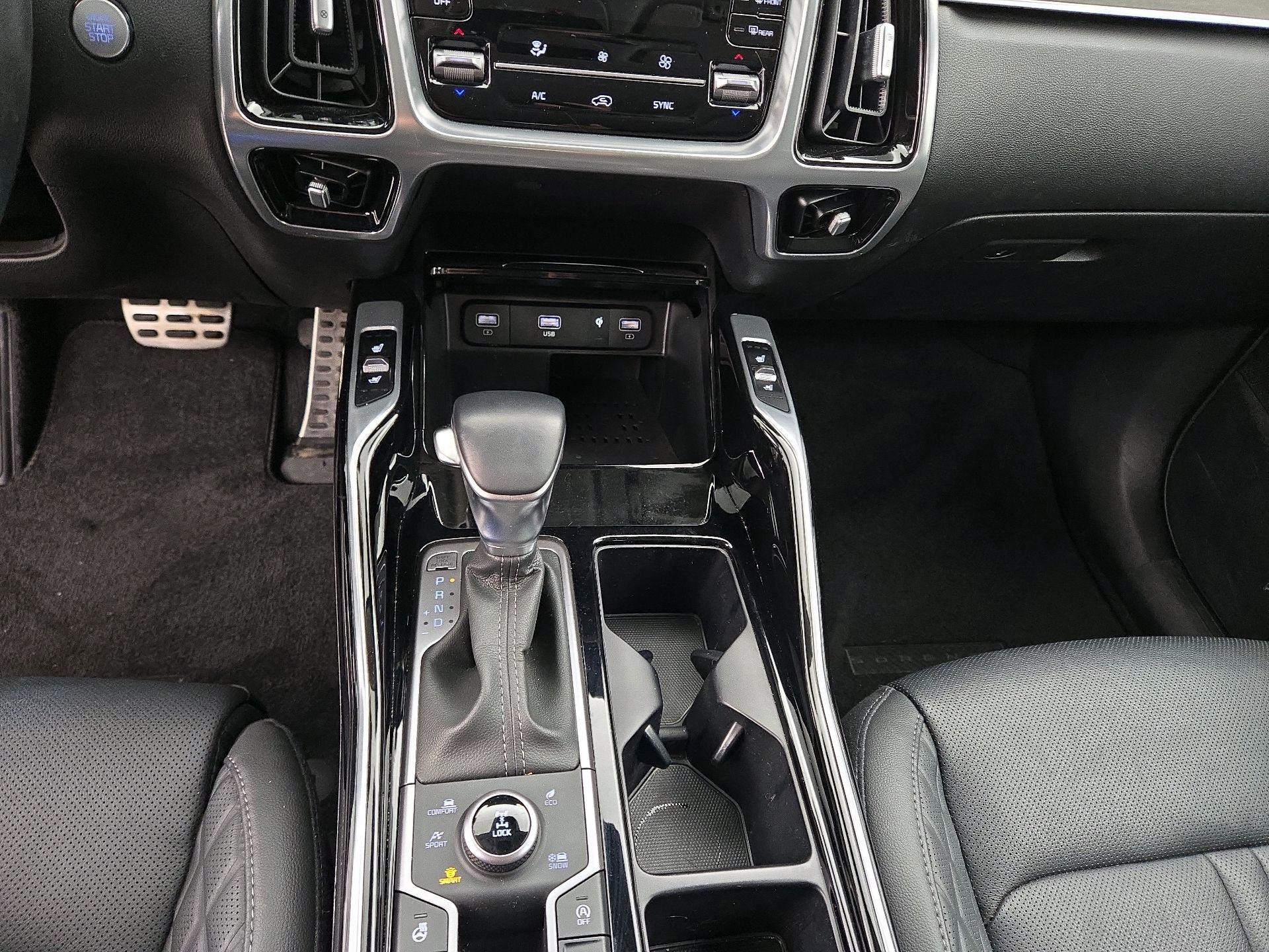 Thumbnail: 2023 Kia Sorento - 18