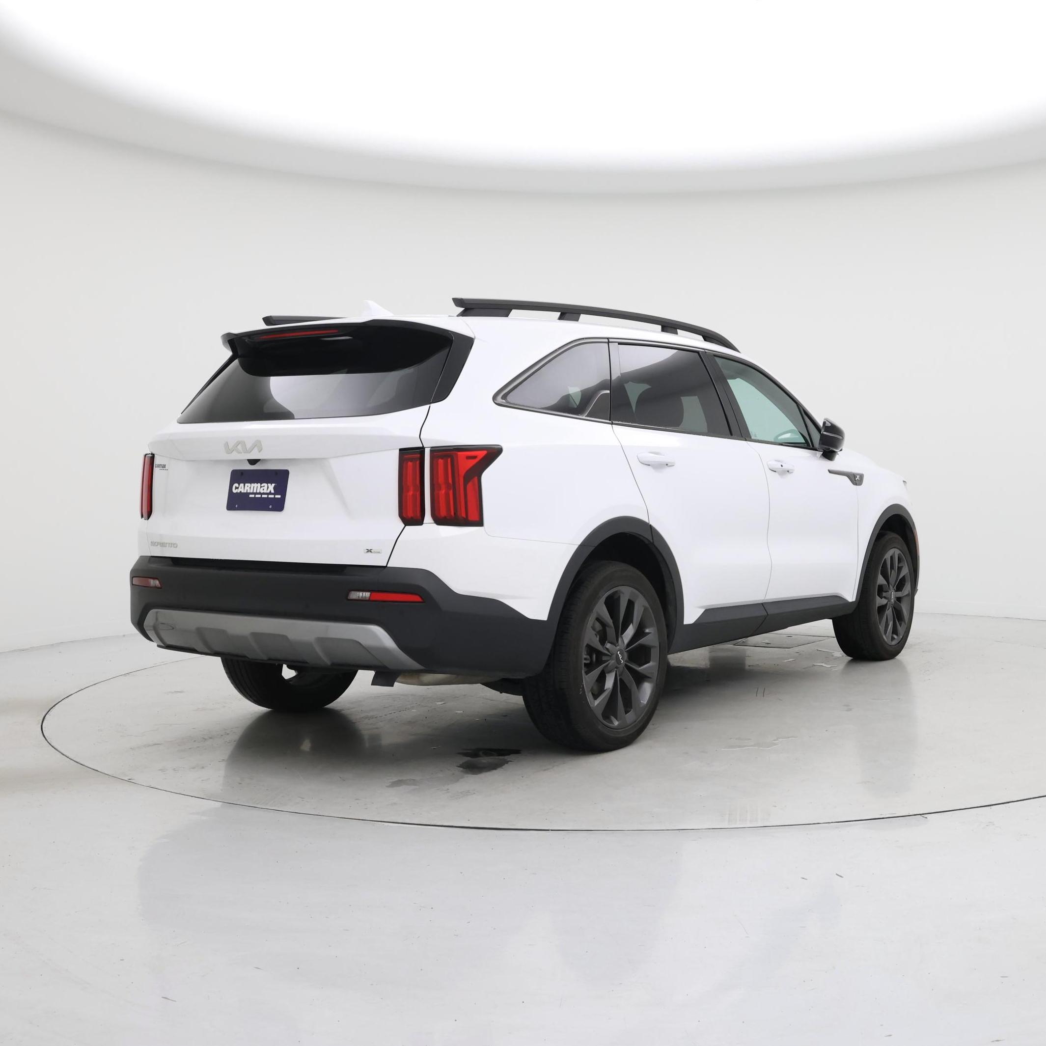 Thumbnail: 2023 Kia Sorento - 8