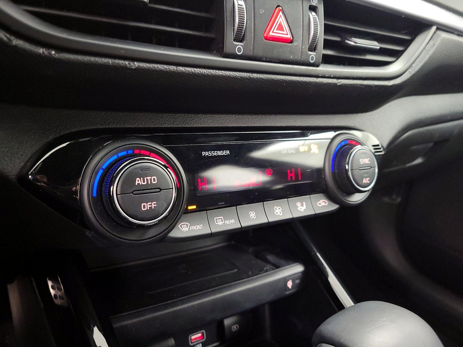 Thumbnail: 2023 Kia Forte - 17