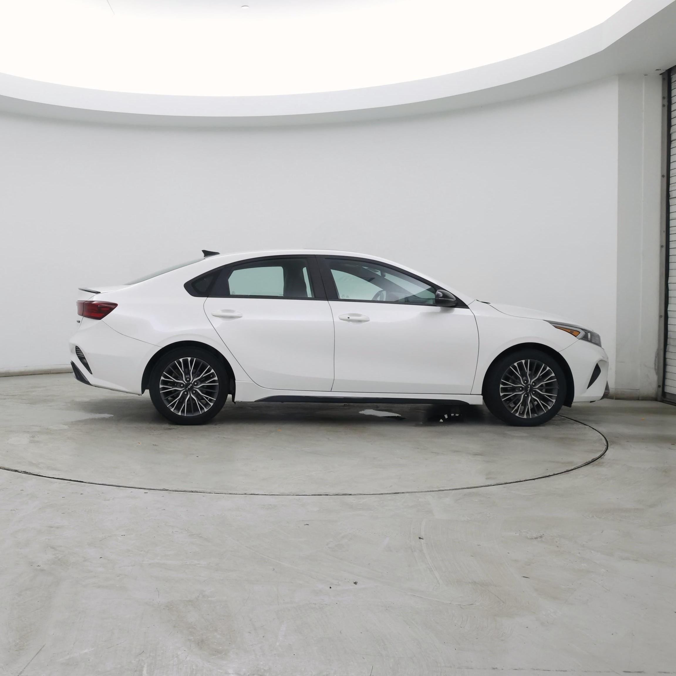 Thumbnail: 2023 Kia Forte - 7