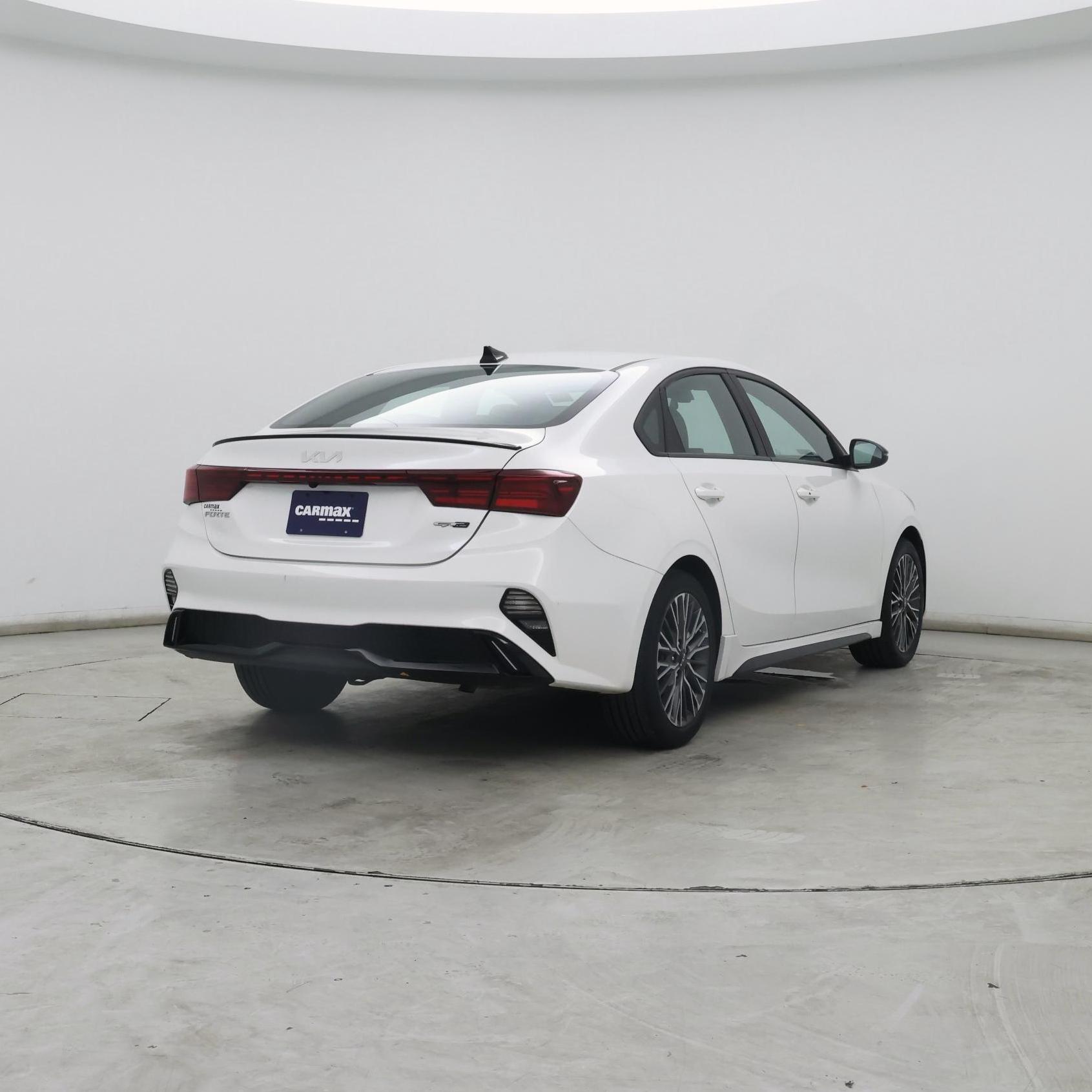 Thumbnail: 2023 Kia Forte - 8