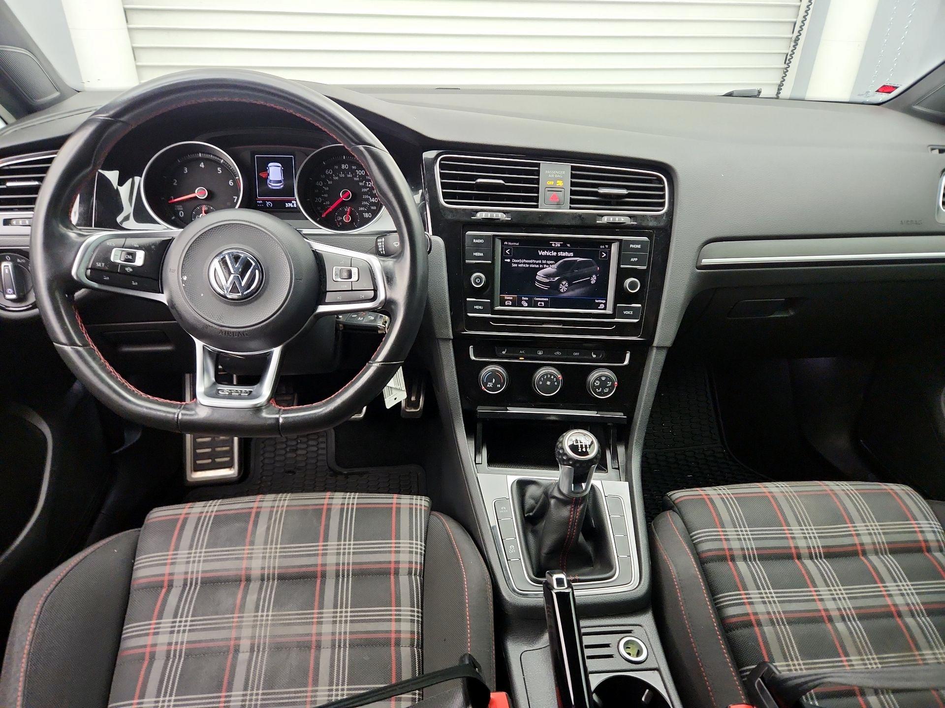 Thumbnail: 2021 Volkswagen Golf - 9