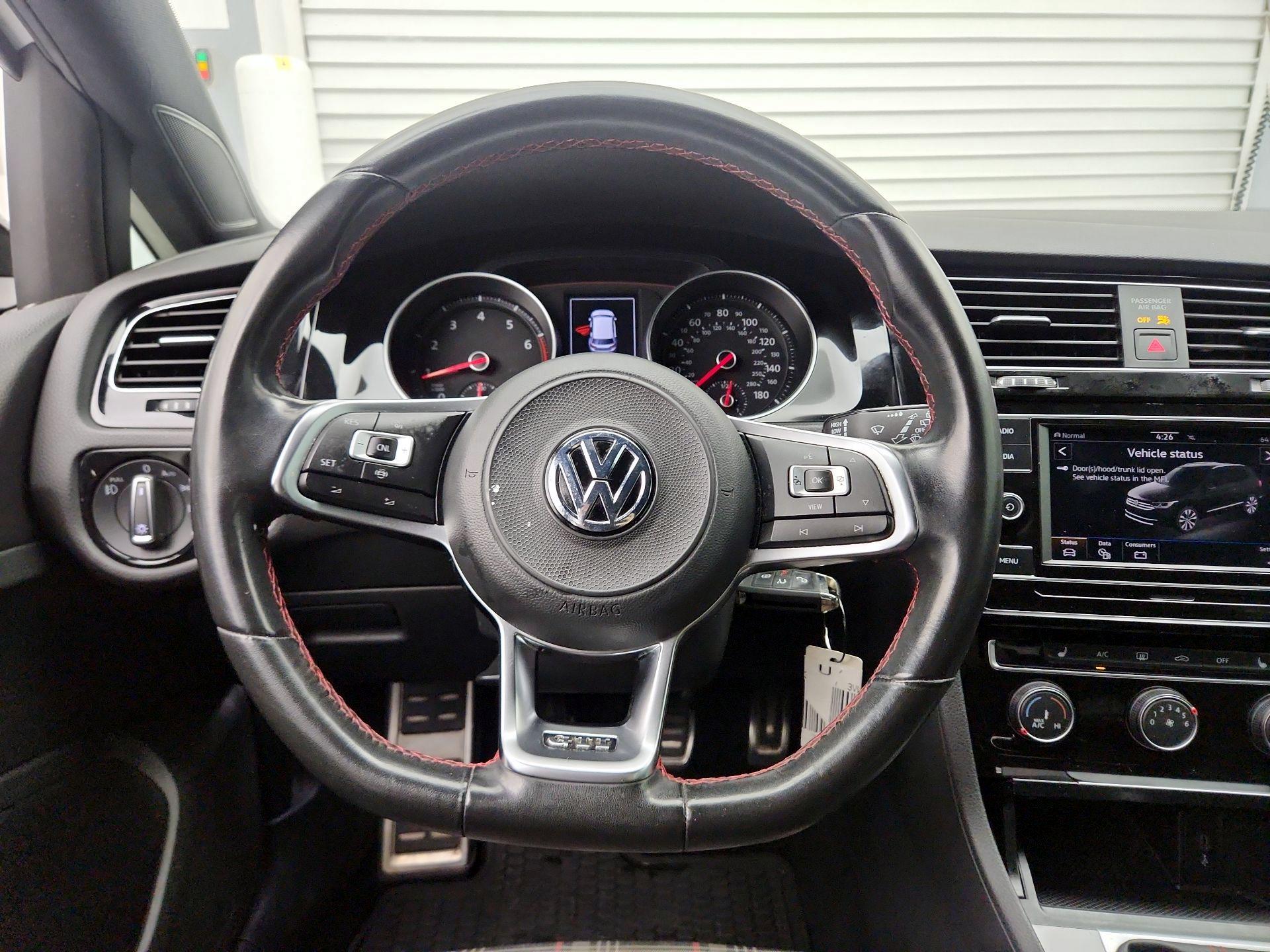 Thumbnail: 2021 Volkswagen Golf - 10