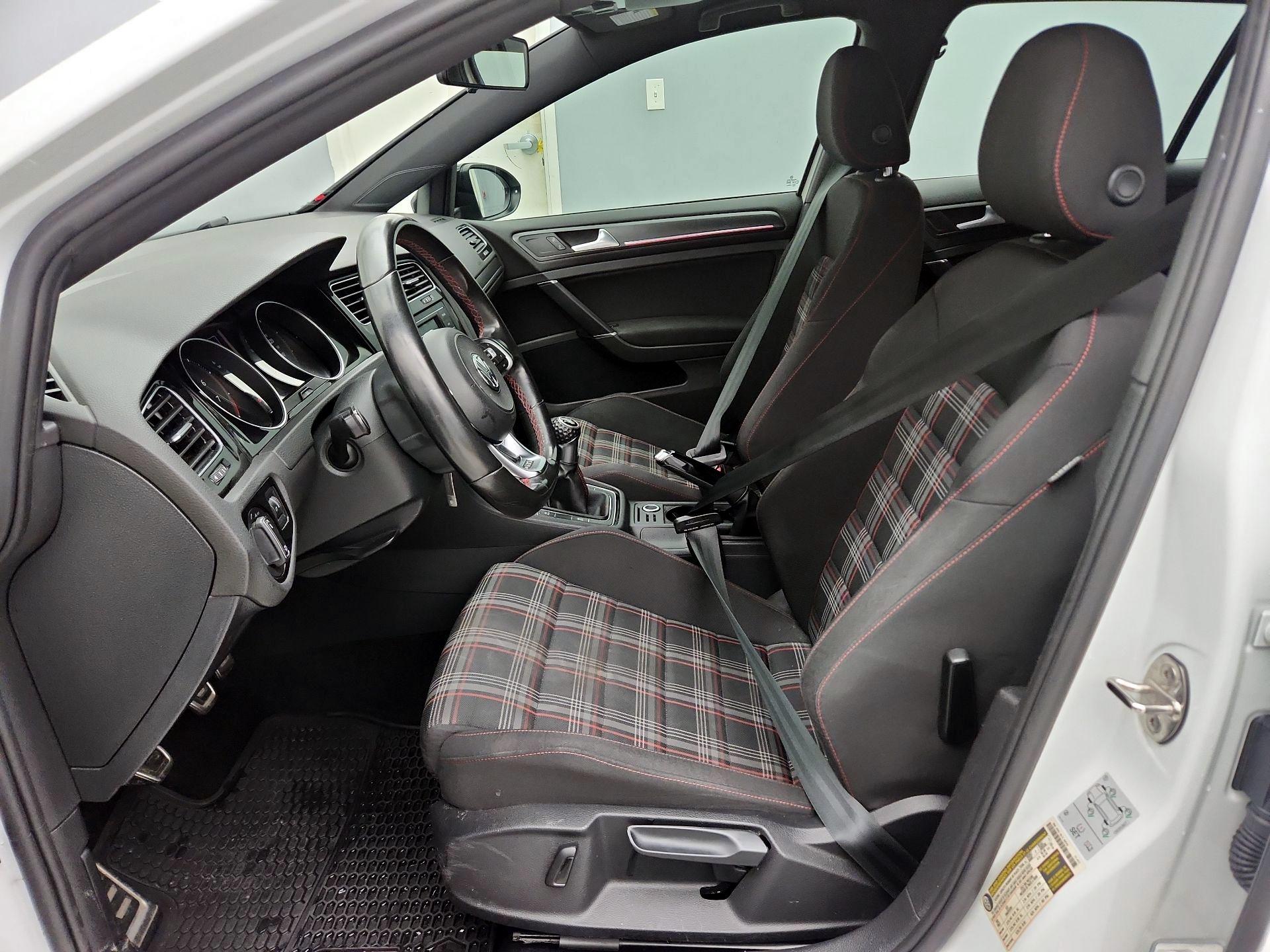 Thumbnail: 2021 Volkswagen Golf - 11