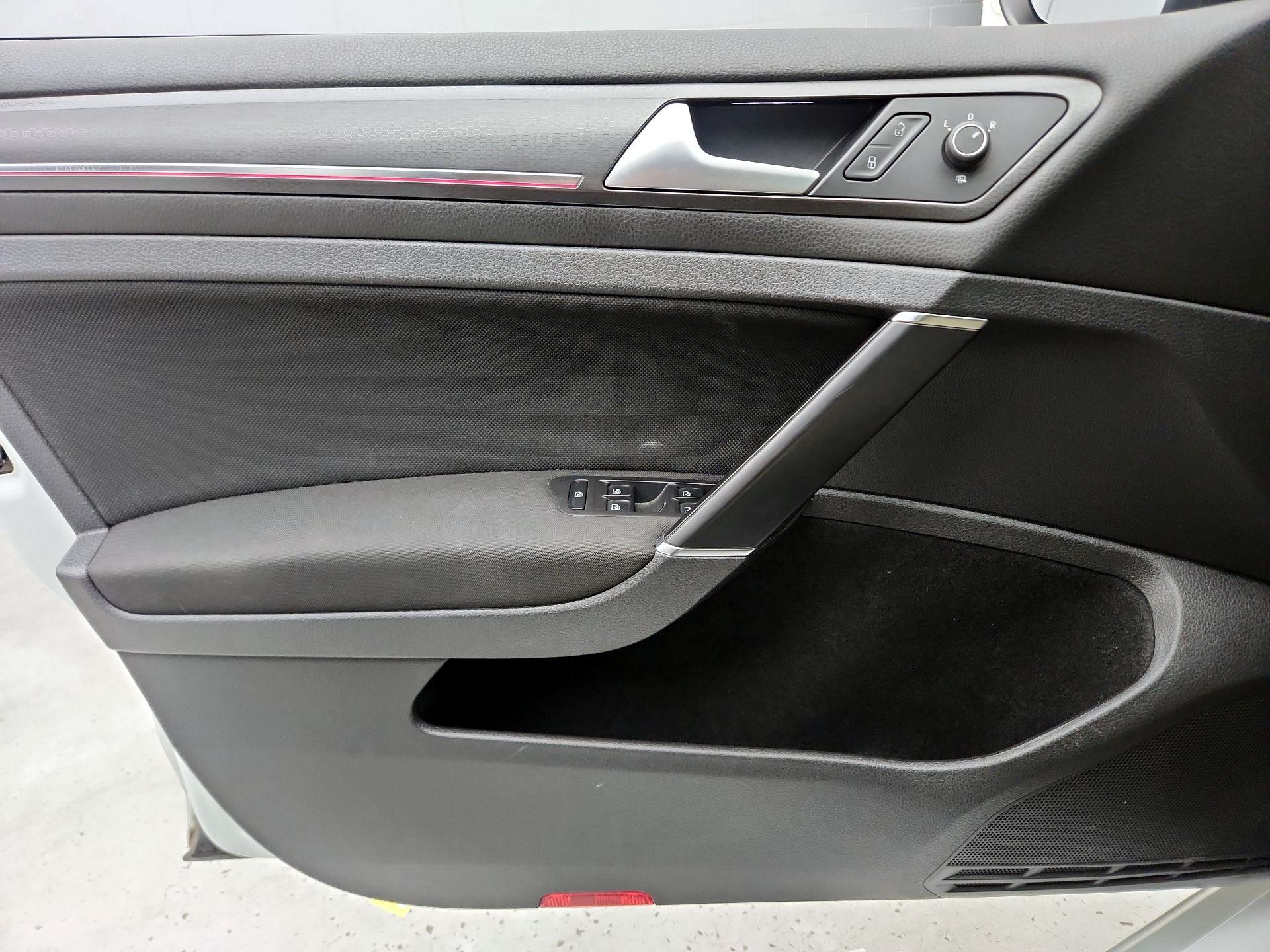 Thumbnail: 2021 Volkswagen Golf - 12