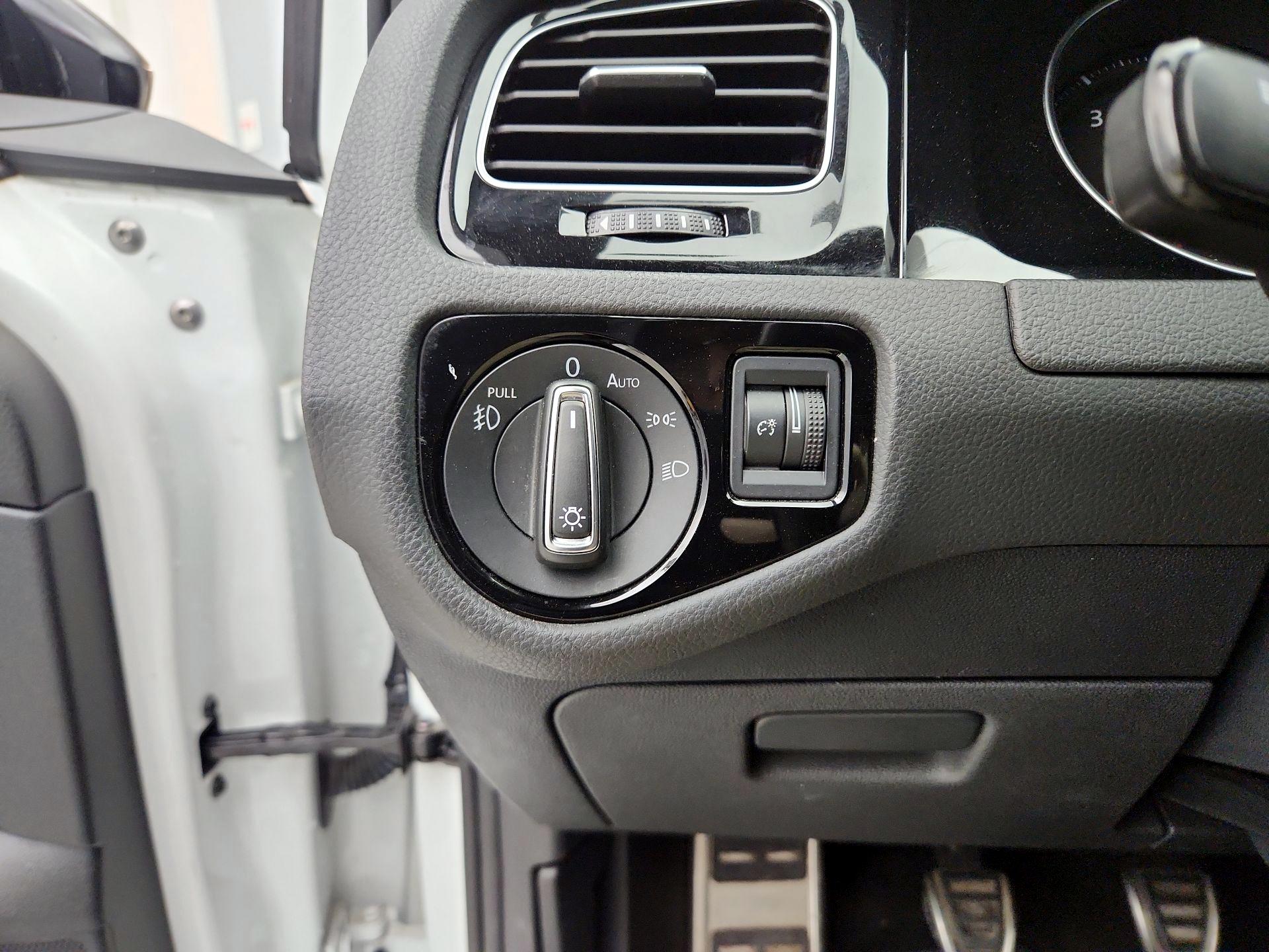 Thumbnail: 2021 Volkswagen Golf - 13