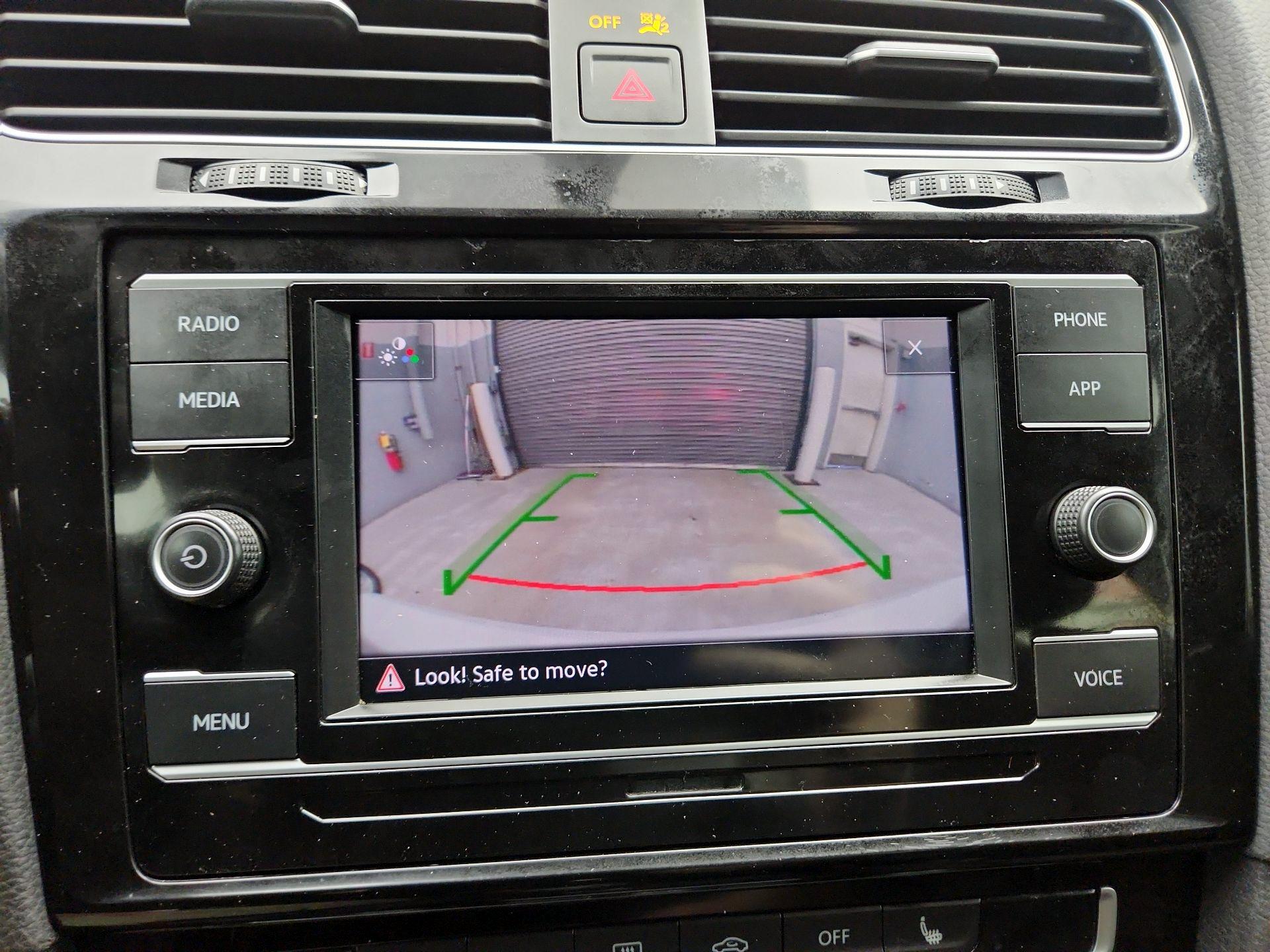 Thumbnail: 2021 Volkswagen Golf - 14