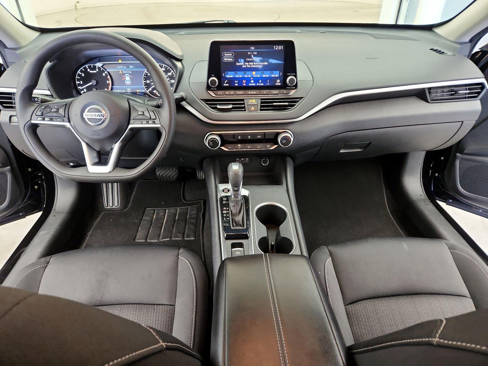 Thumbnail: 2022 Nissan Altima - 9