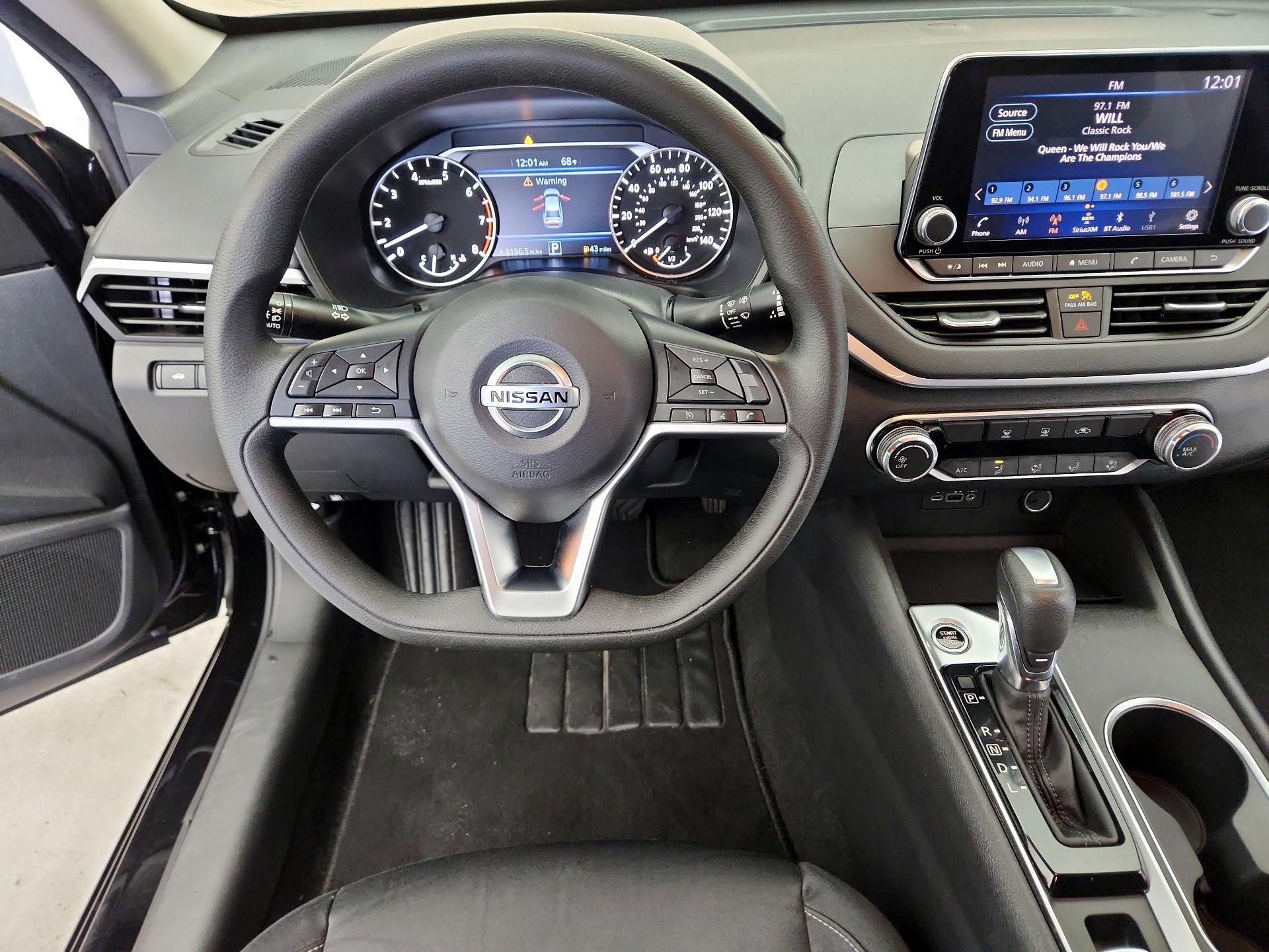 Thumbnail: 2022 Nissan Altima - 10