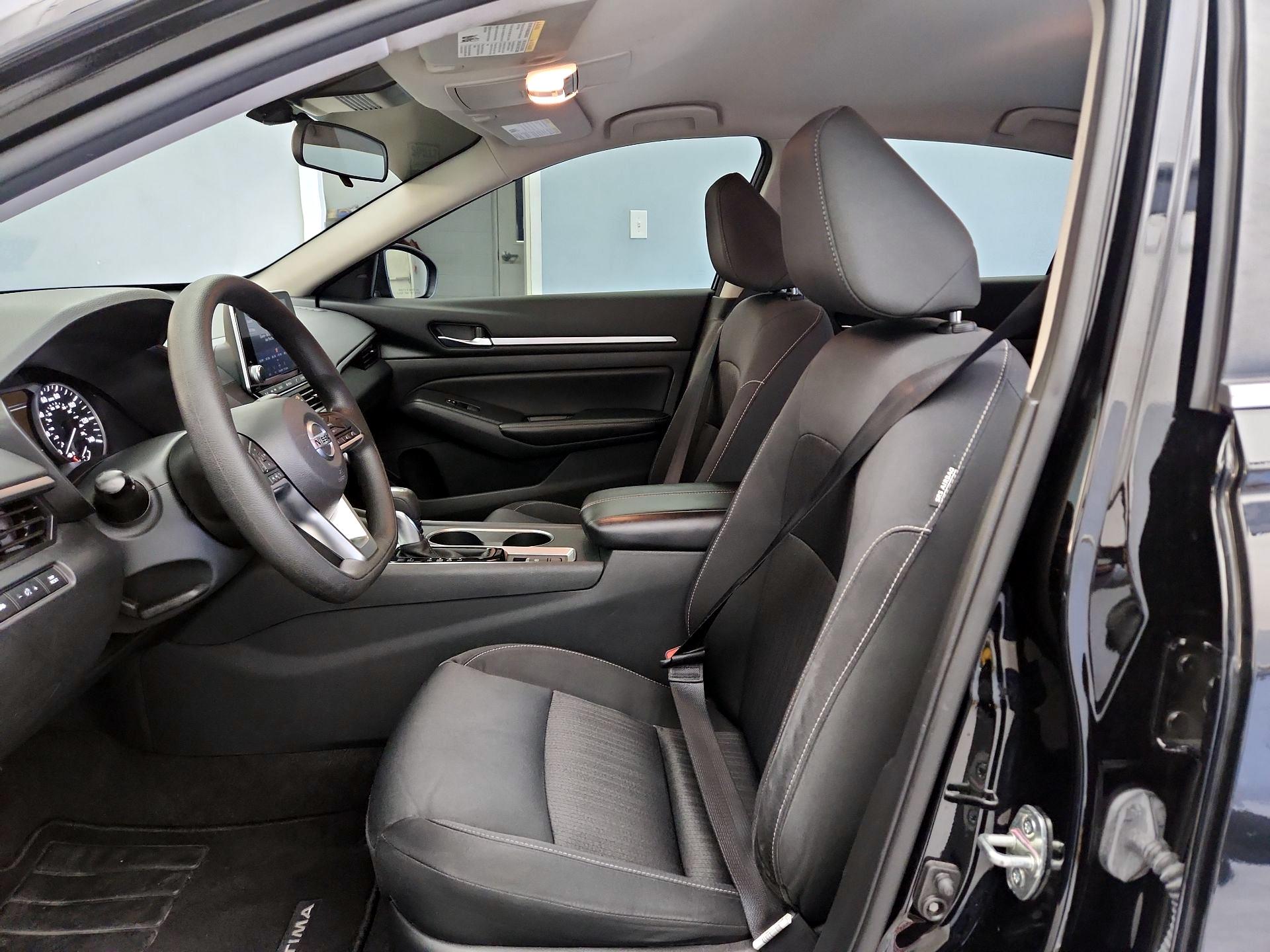 Thumbnail: 2022 Nissan Altima - 11