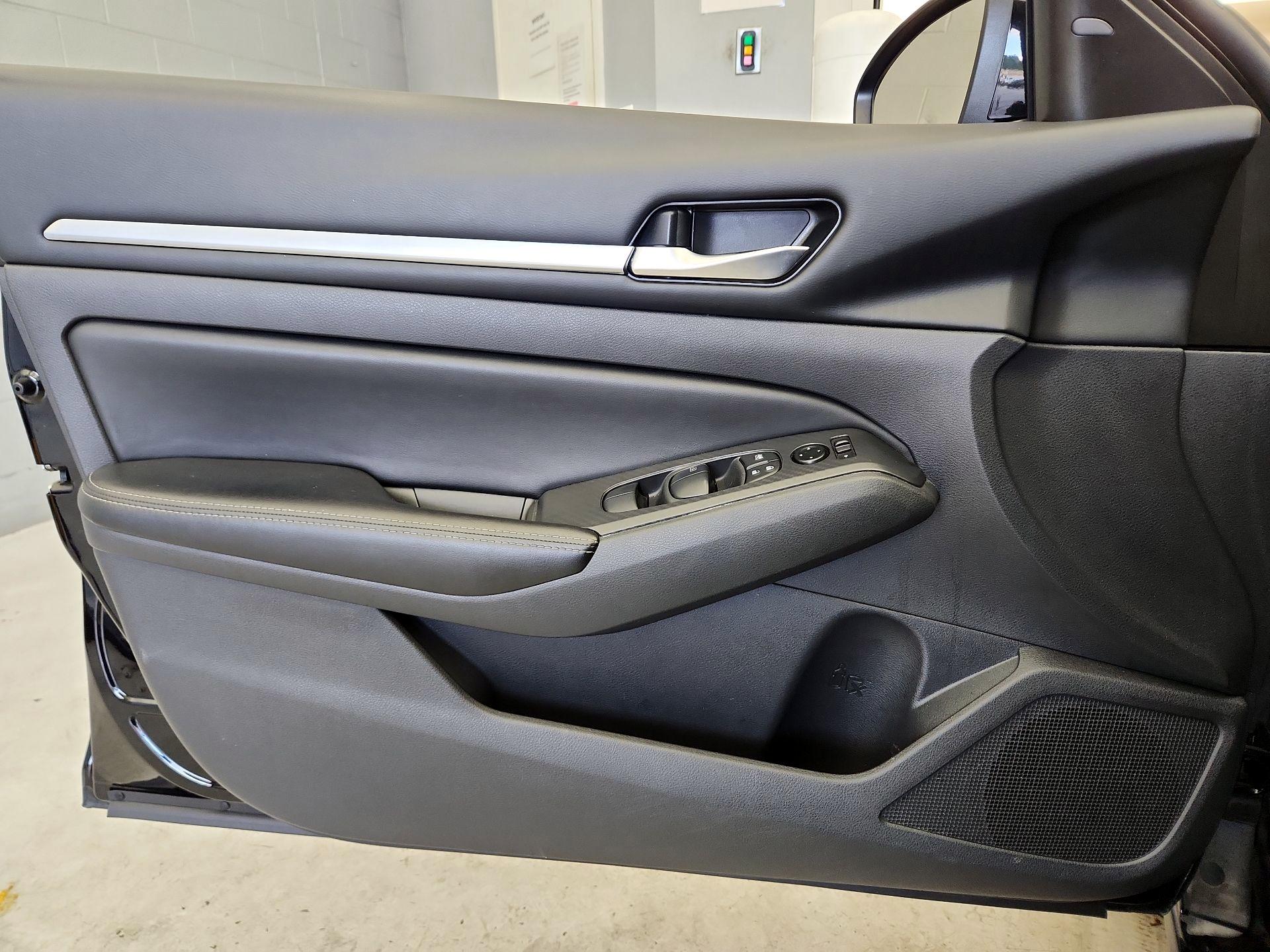 Thumbnail: 2022 Nissan Altima - 12