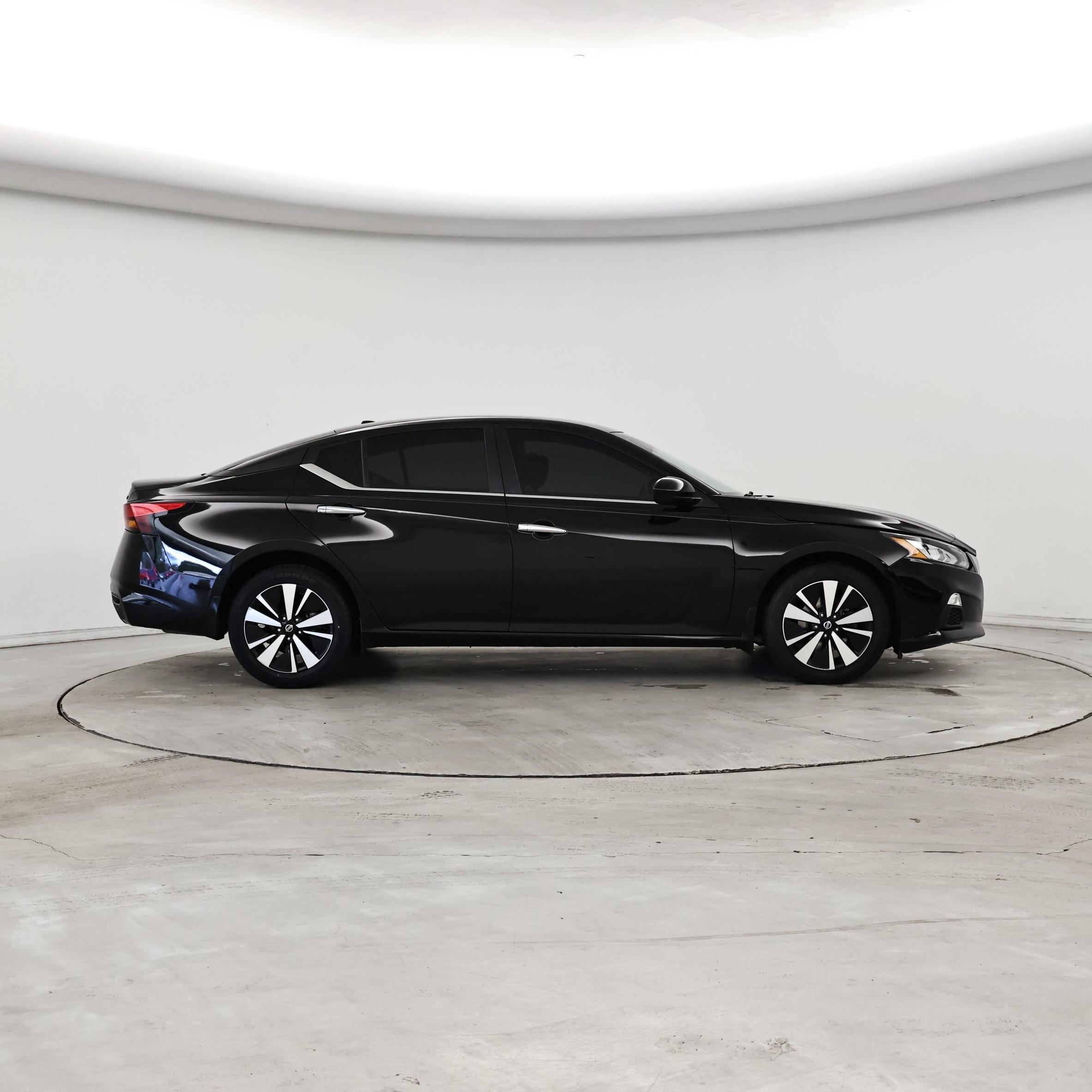 Thumbnail: 2022 Nissan Altima - 7